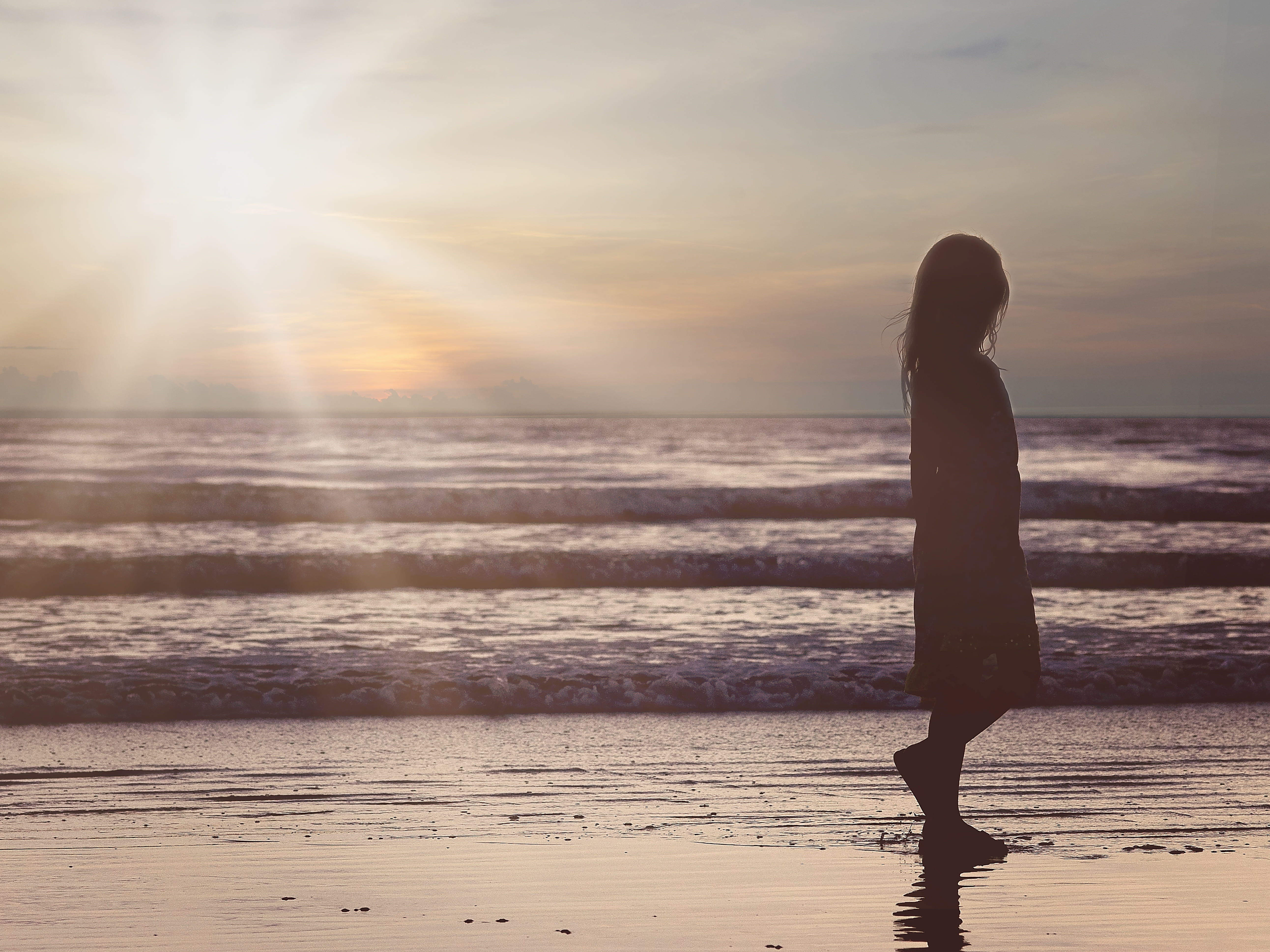 one person, outdoors, burst, girl, sun, beauty in nature, horizon, lifestyles, leisure activity, standing, little, ocean, silhouette, horizon over water, HD Wallpaper
