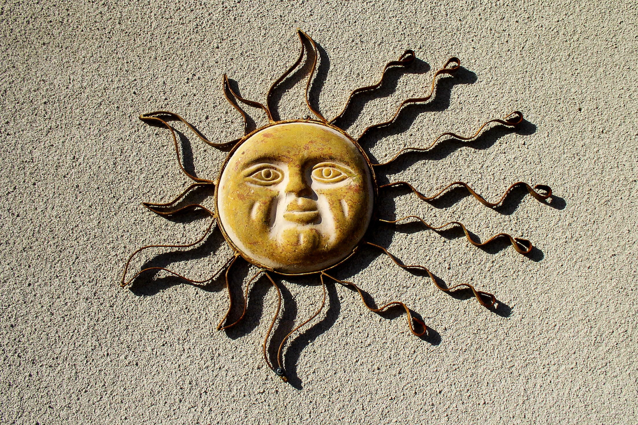 travel, day, no people, 1080P, sunlight, anthropomorphic, sun decoration, craft, sculpture, shadow, face, representation, male likeness, sun emblem, close-up, HD Wallpaper