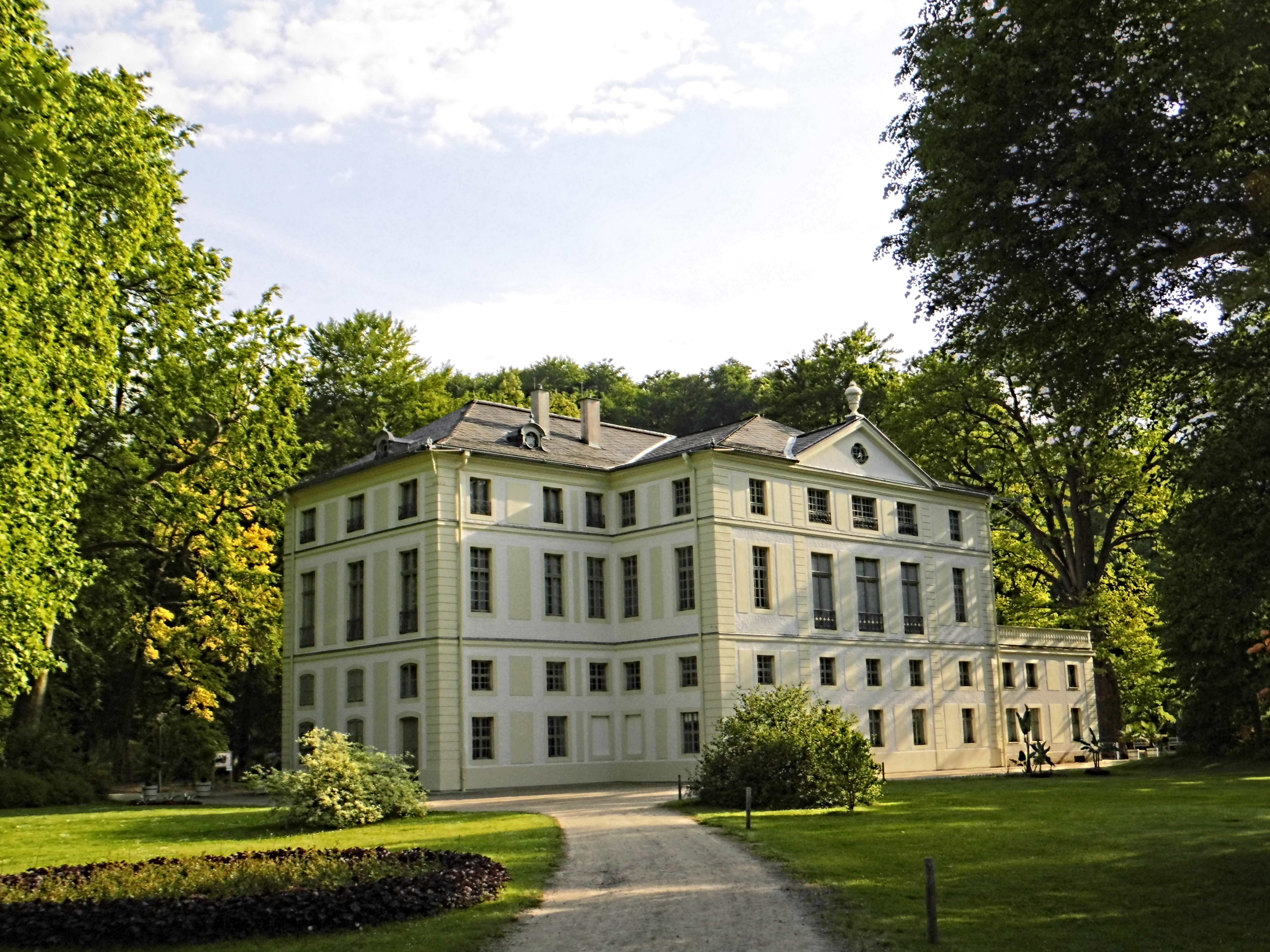 residential district, outdoors, thuringia germany, lawn, luxury, on the lower castle, building, growth, 5K, sky, house, footpath, green color, monument, HD Wallpaper