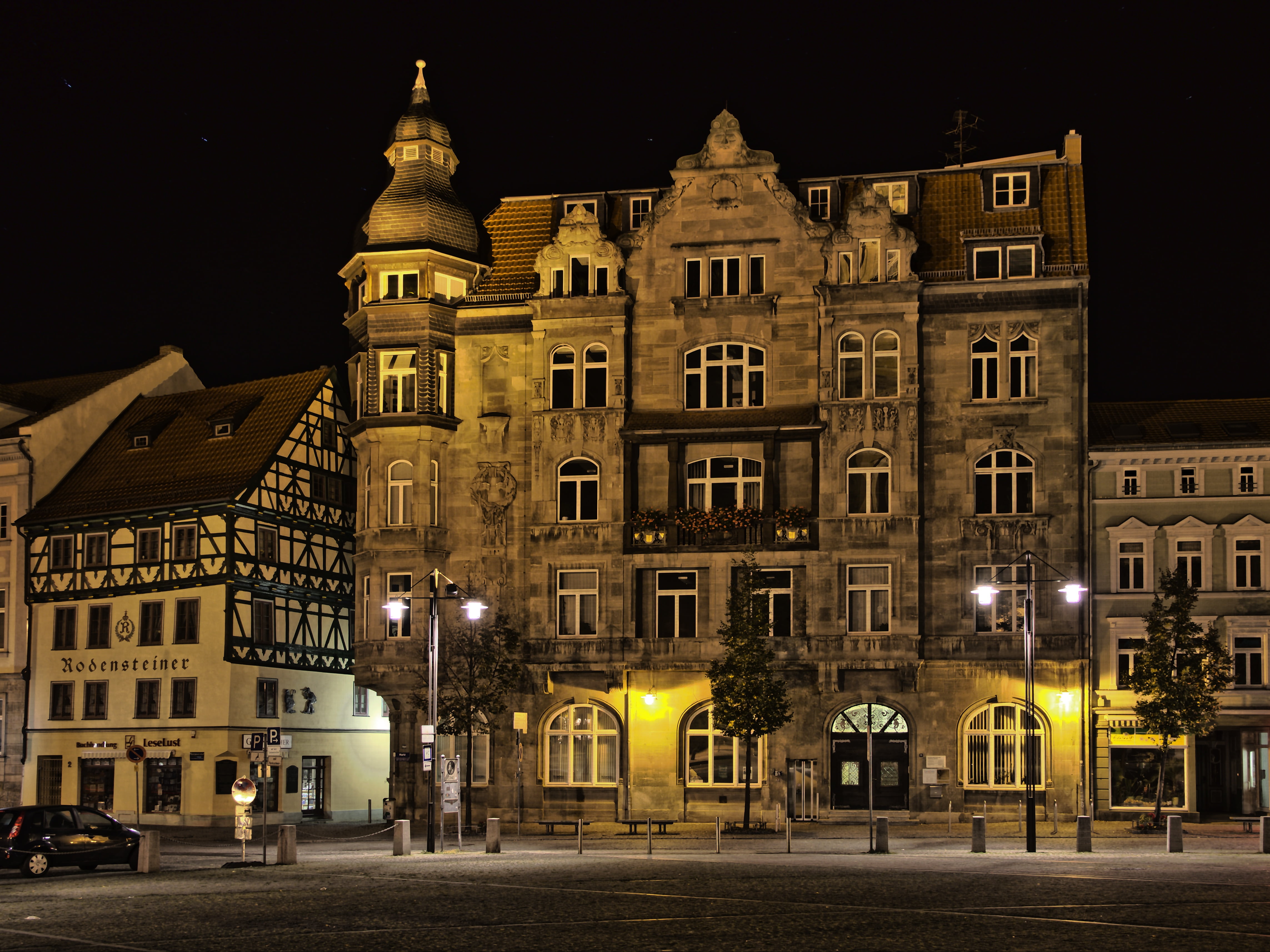 illuminated, town, night, nature, building Exterior, residential district, architecture, eisenach, built structure, travel destinations, light, cityscape, HD Wallpaper