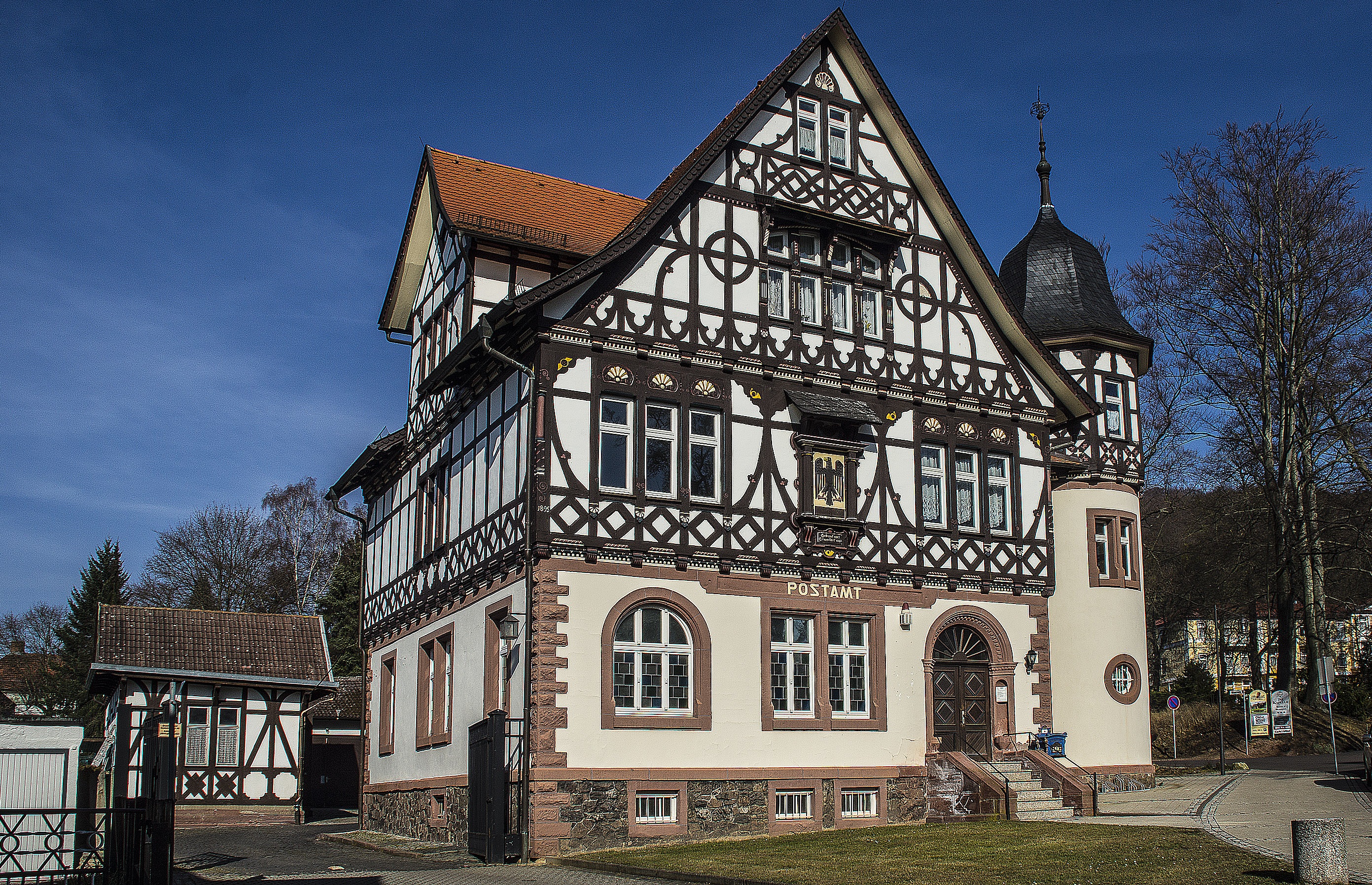 bad liebenstein, no people, home, post, tree, plant, clear sky, outdoors, blue, architecture, thuringia germany, history, low angle view, residential district, HD Wallpaper