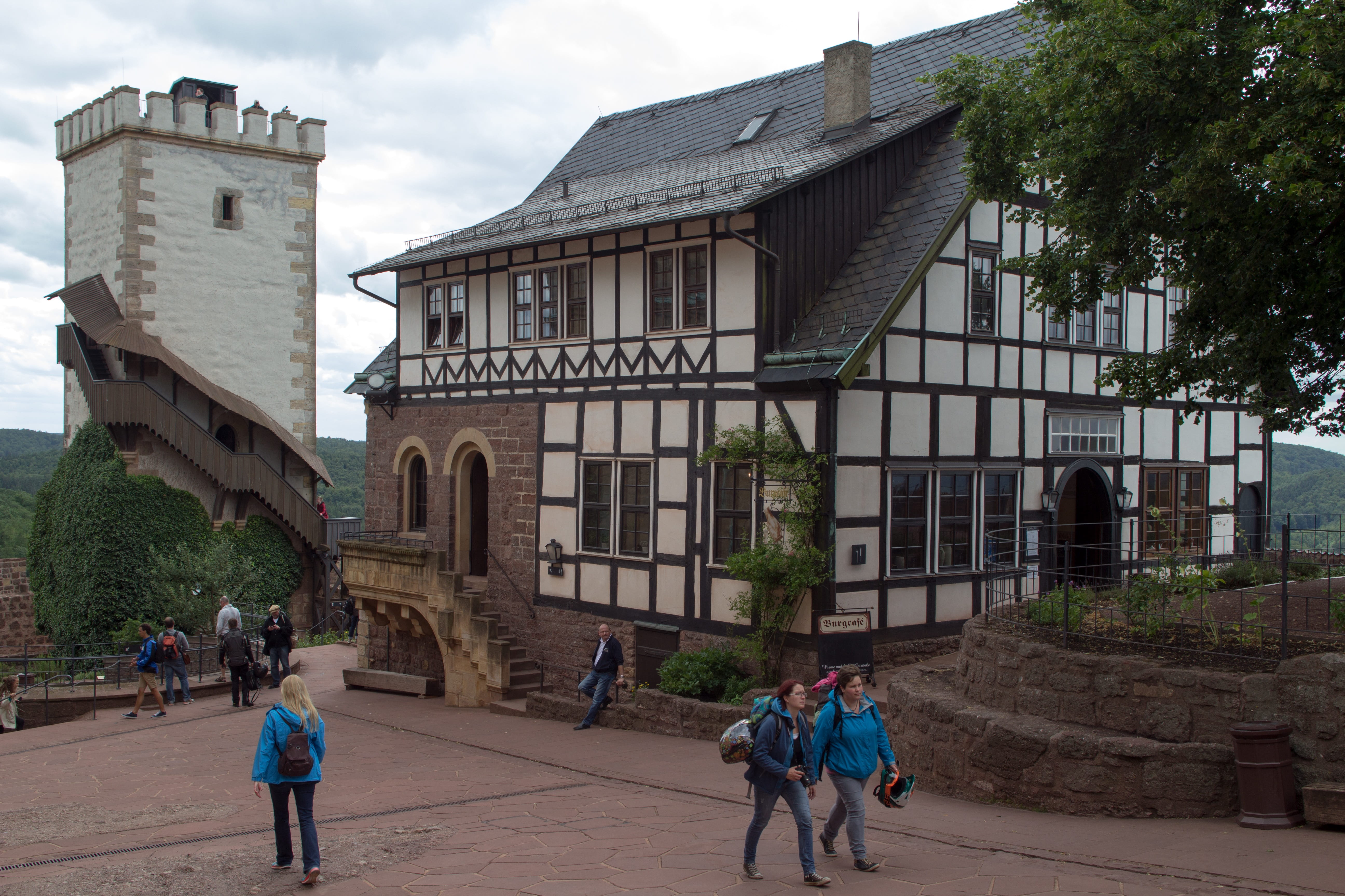 group of people, women, leisure activity, architecture, nature, street, wartburg castle, building, walking, castle, lifestyles, adult, built structure, HD Wallpaper