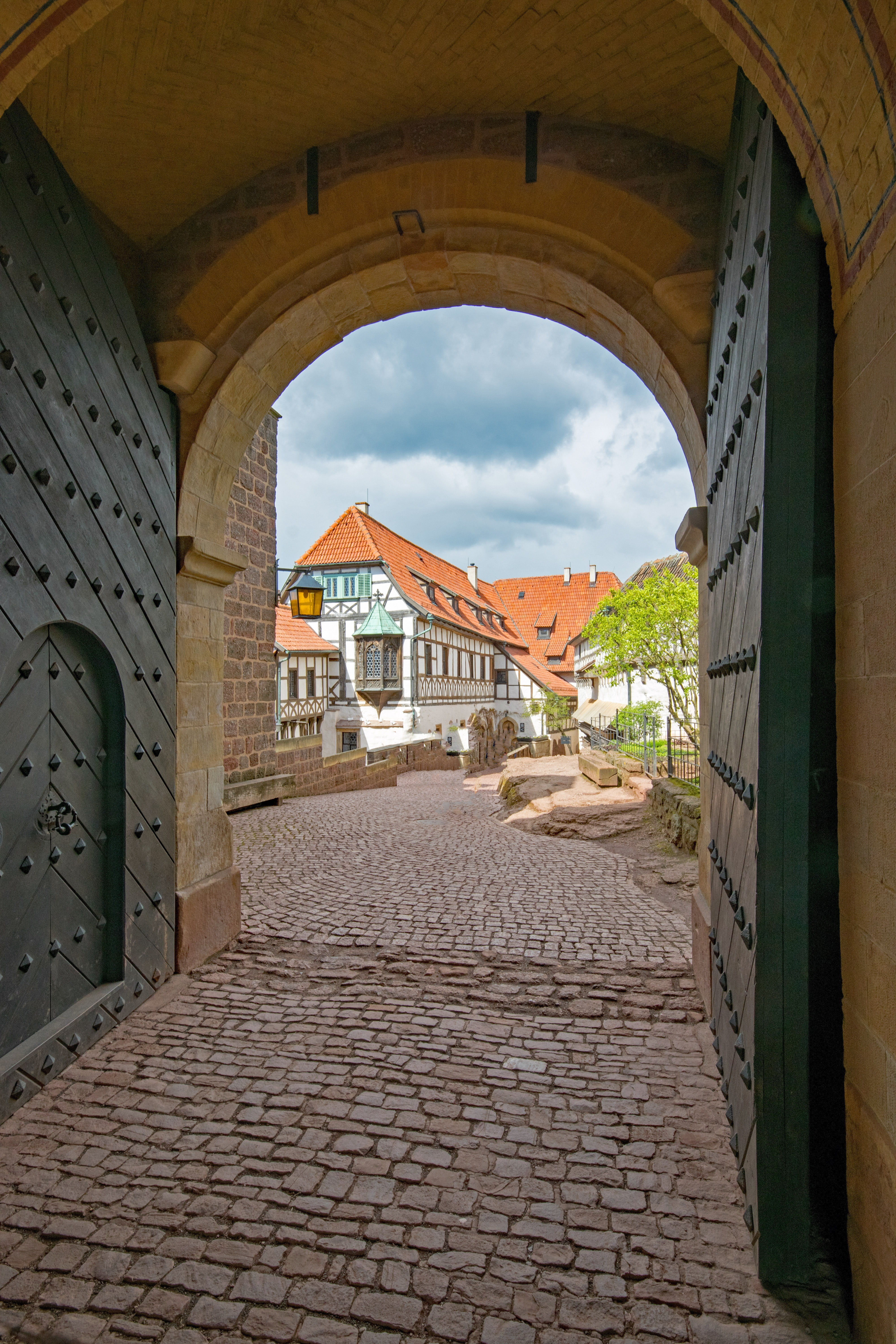 thuringia germany, building exterior, castle, architecture, roof tile, building, reformation, eisenach, sky, alley, direction, day, junker jörg, house, Phone HD Wallpaper
