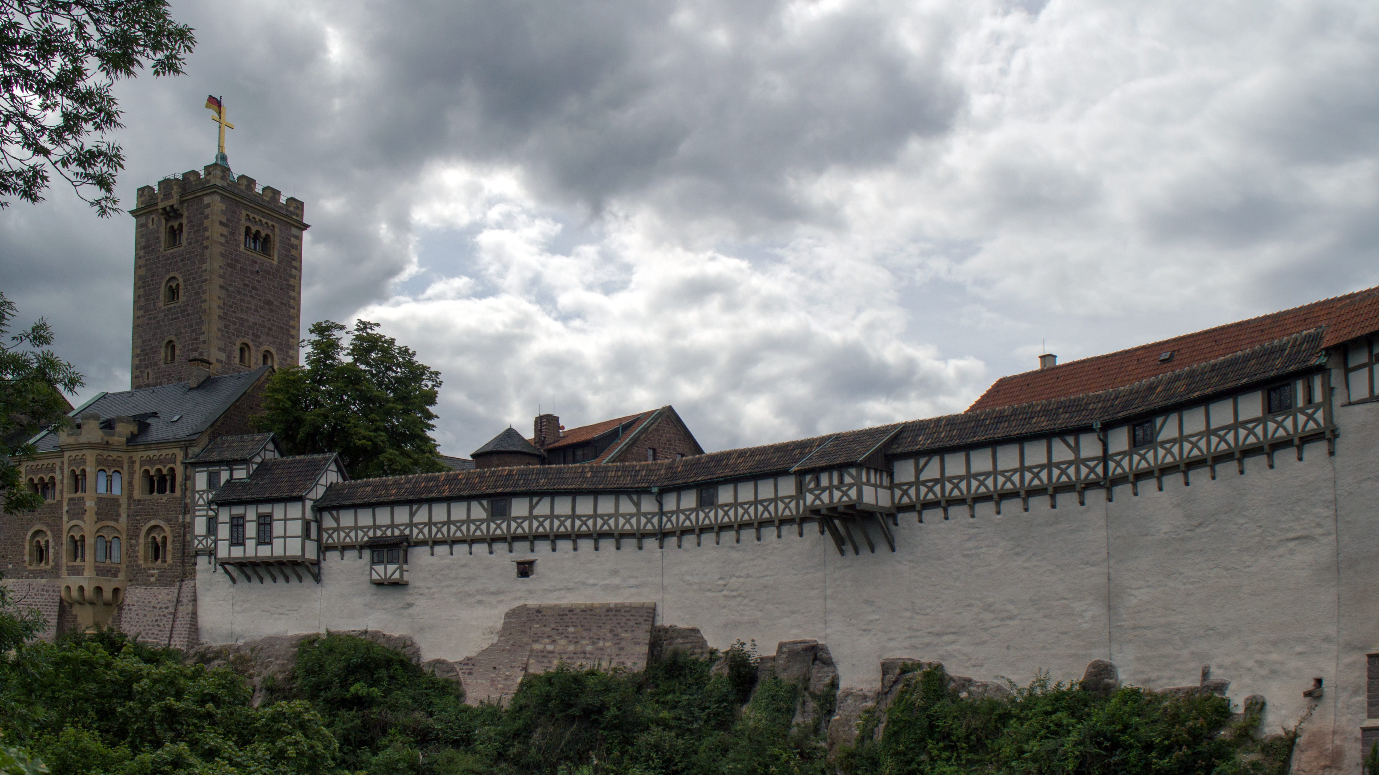 tower, connection, bridge - man made structure, 4K, building, eisenach, water, travel destinations, nature, castle, outdoors, history, tree, plant, architecture, HD Wallpaper
