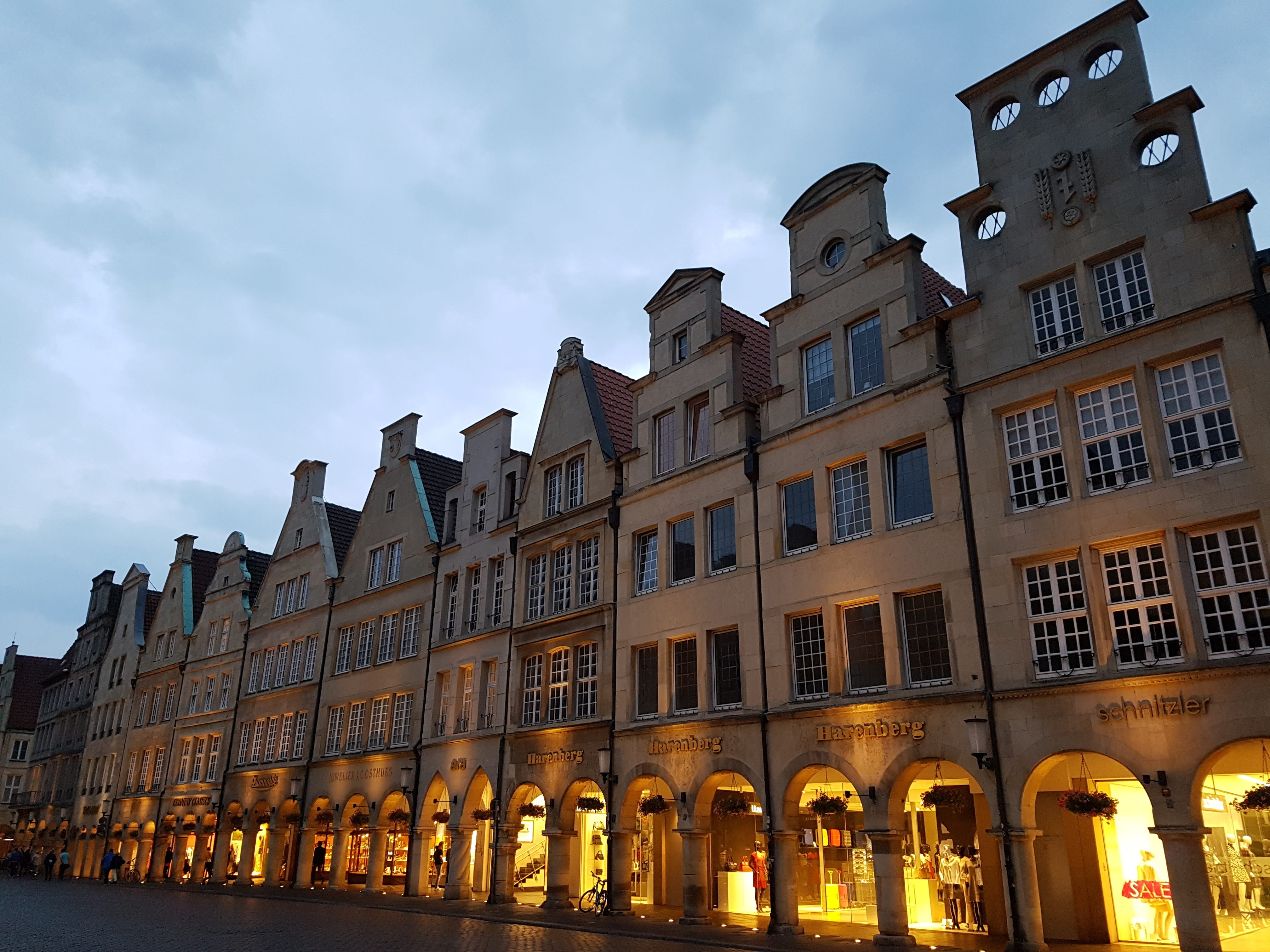 principal market, 4K, outdoors, sky, low angle view, side by side, building, architecture, in a row, center, building exterior, shops, built structure, HD Wallpaper