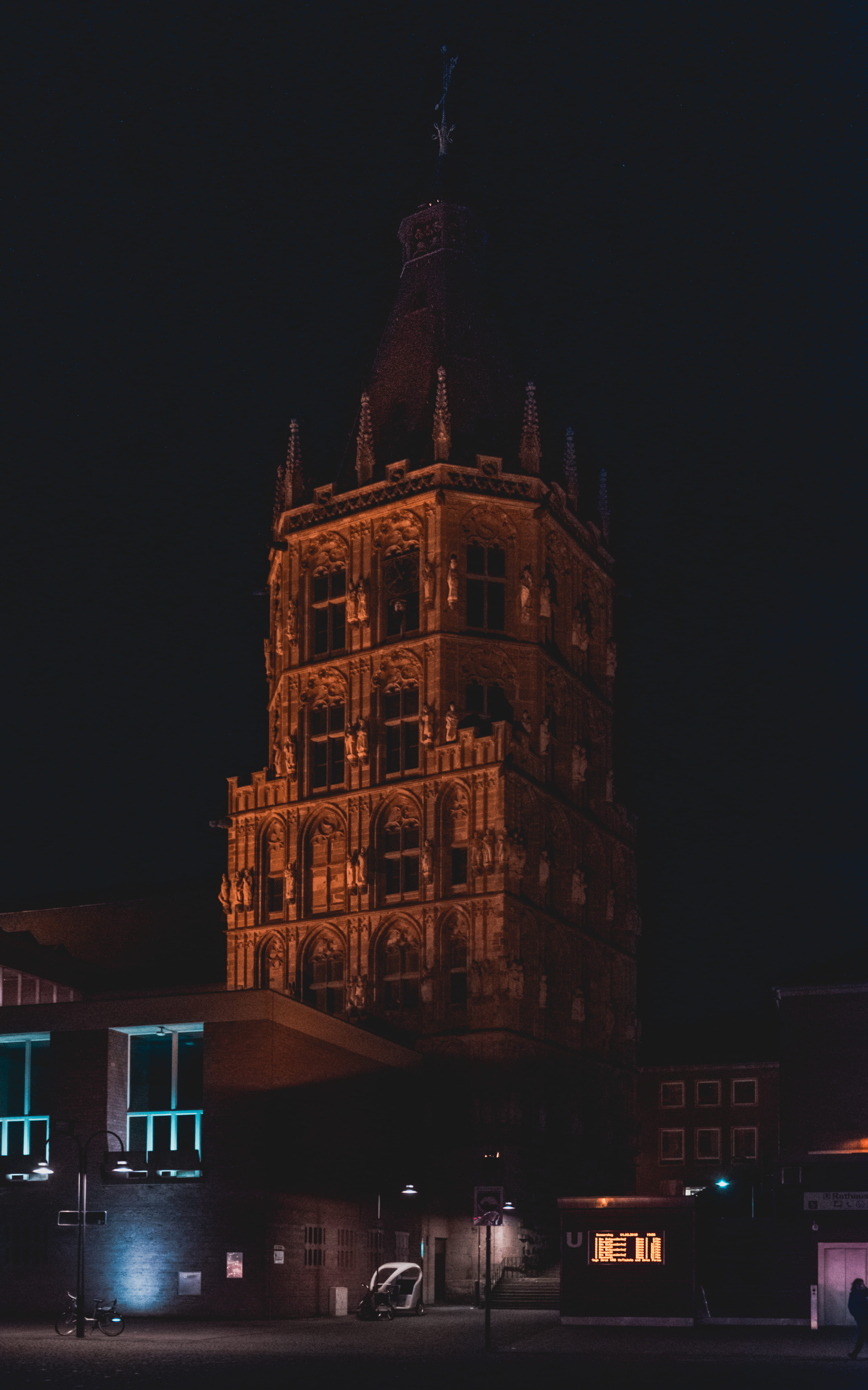 bike, köln, low angle view, house, motor vehicle, car, sky, illuminated, outdoors, tower, westfalen, travel, building, nature, home, transportation, copy space, Phone HD Wallpaper