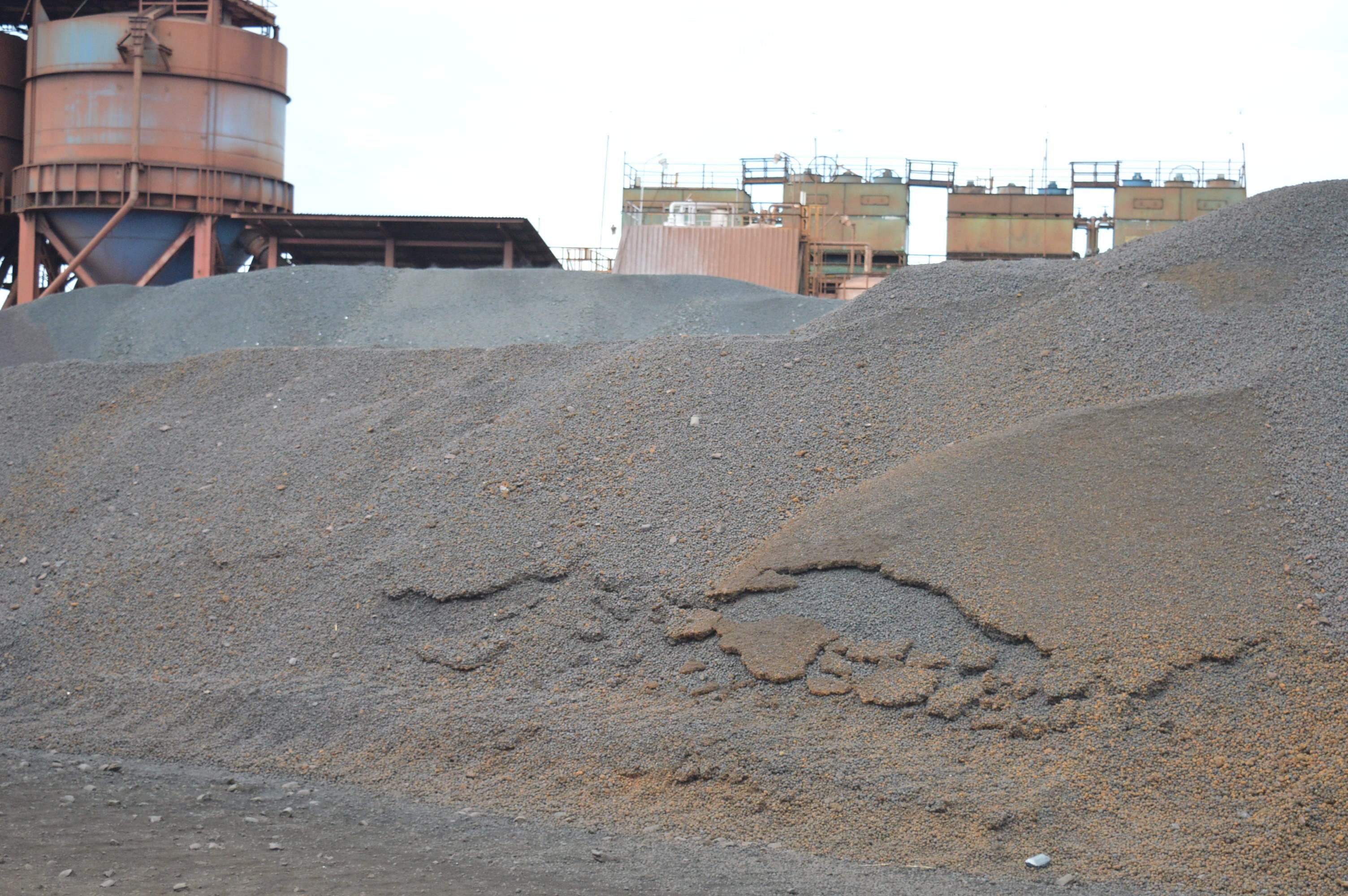 hierrro, pollution, water conservation, architecture, mining, sand, construction site, concrete, building exterior, briqcar, dirt, land, 2K, nature, factory, HD Wallpaper