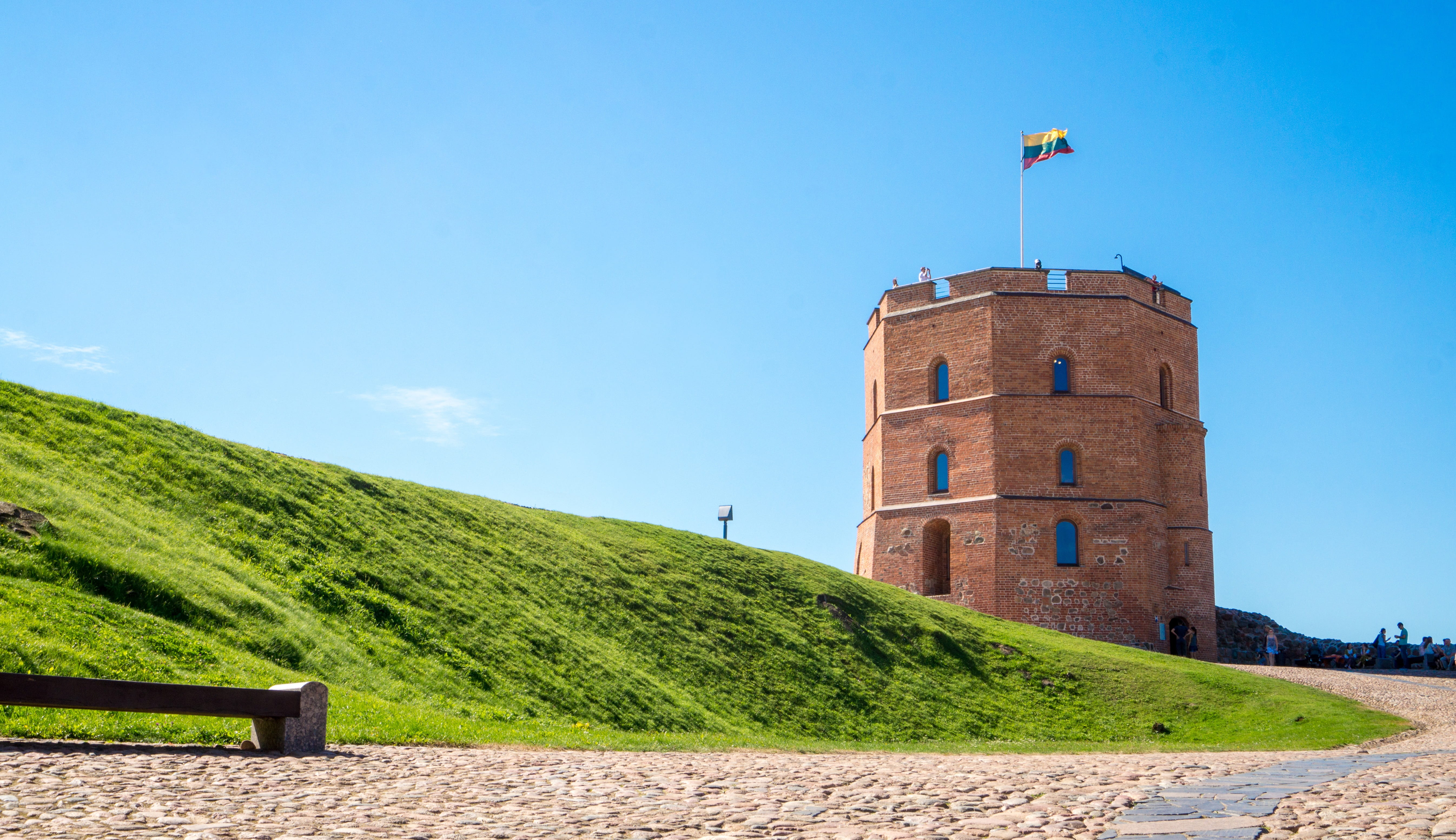 travel destinations, clear sky, eastern europe, day, famous Place, Vilnius, facade, building exterior, the past, europe, land, on the road, rural Scene, HD Wallpaper