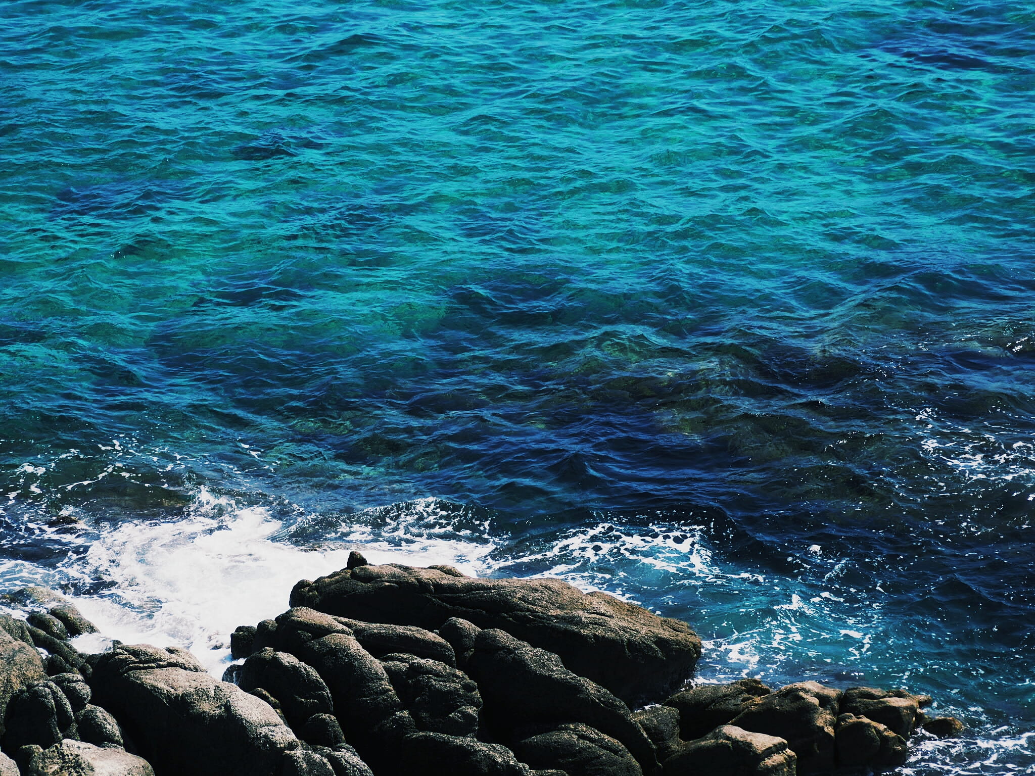 power in nature, rock - object, aquatic sport, outdoors, wave, water, 1080P, sport, nature, beach, beauty in nature, spain, calonge, solid, day, breaking, HD Wallpaper
