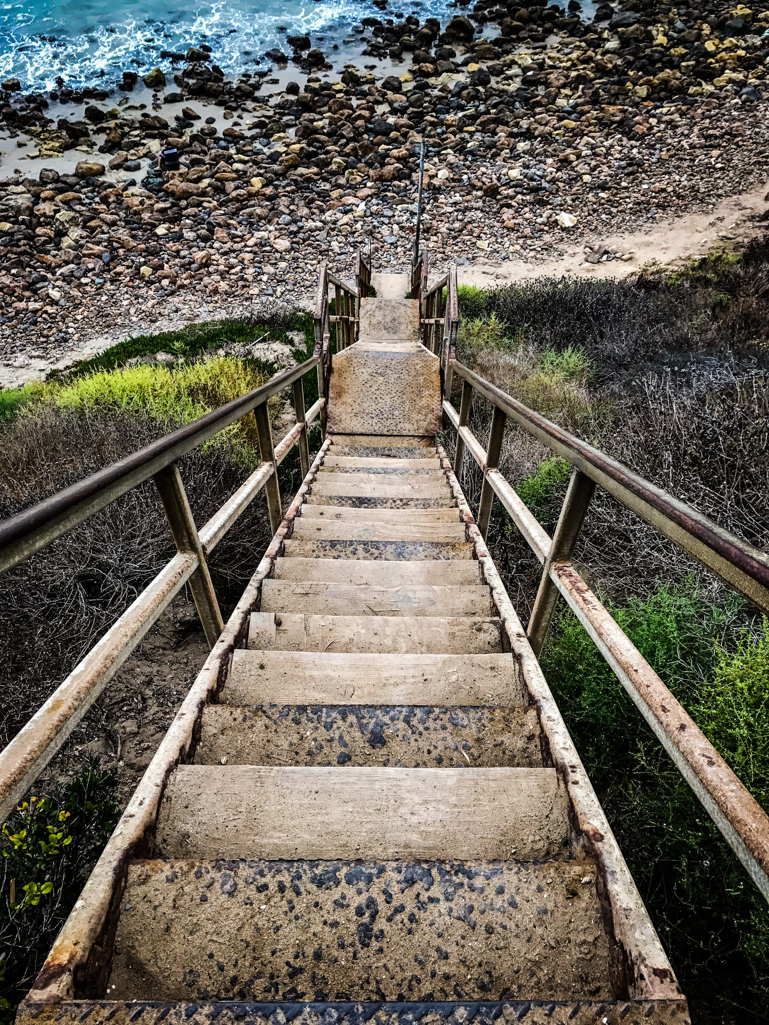 cliffside dr and birdview ave, solid, malibu, built structure, outdoors, diminishing perspective, nature, land, direction, high angle view, tranquility, Phone HD Wallpaper