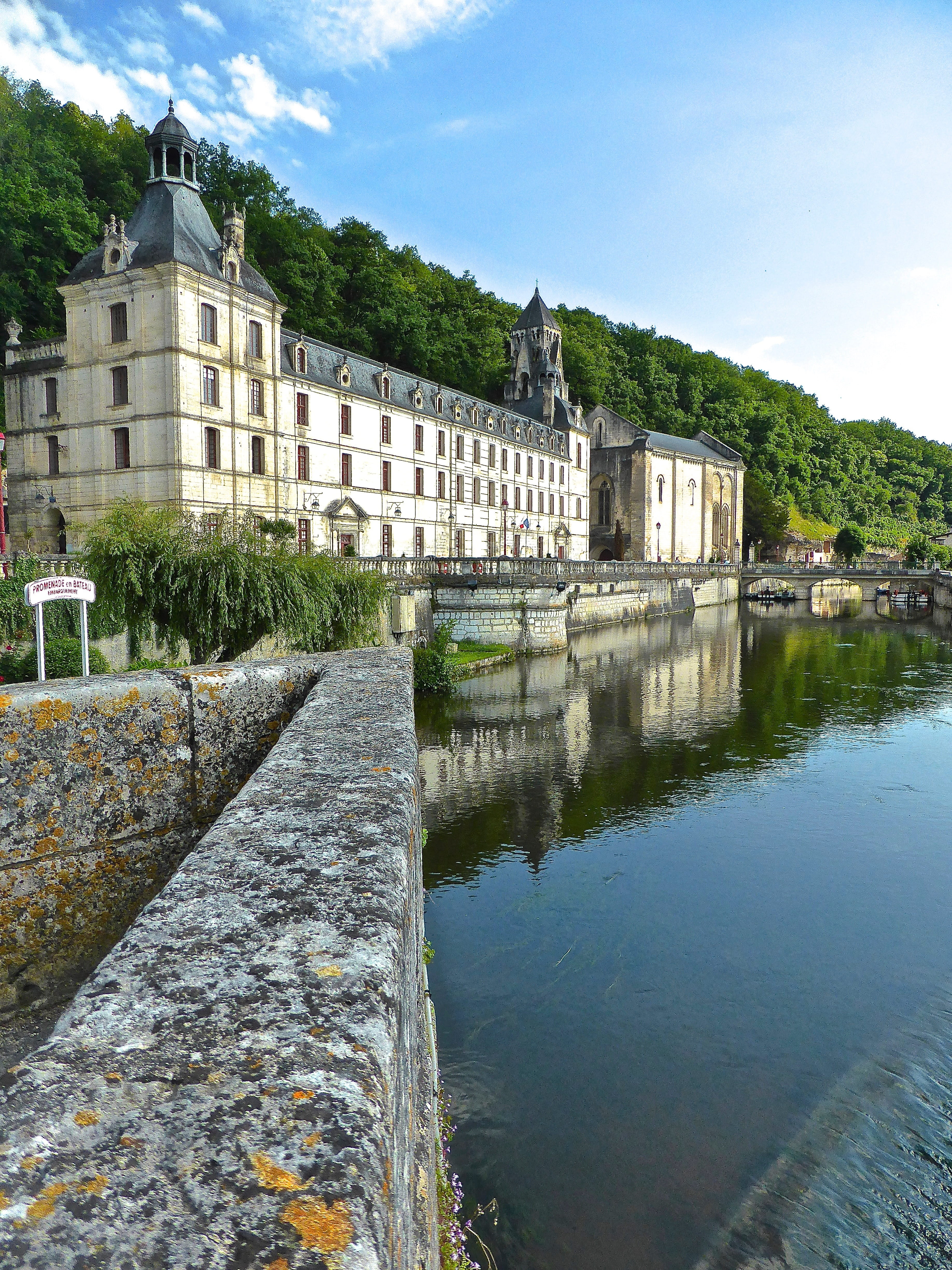 4K, reflection, history, marouatte, building exterior, france, nature, wall, dronhe river, calm, tranquil, sky, outdoors, Brantome, water, day, perspective, Phone HD Wallpaper