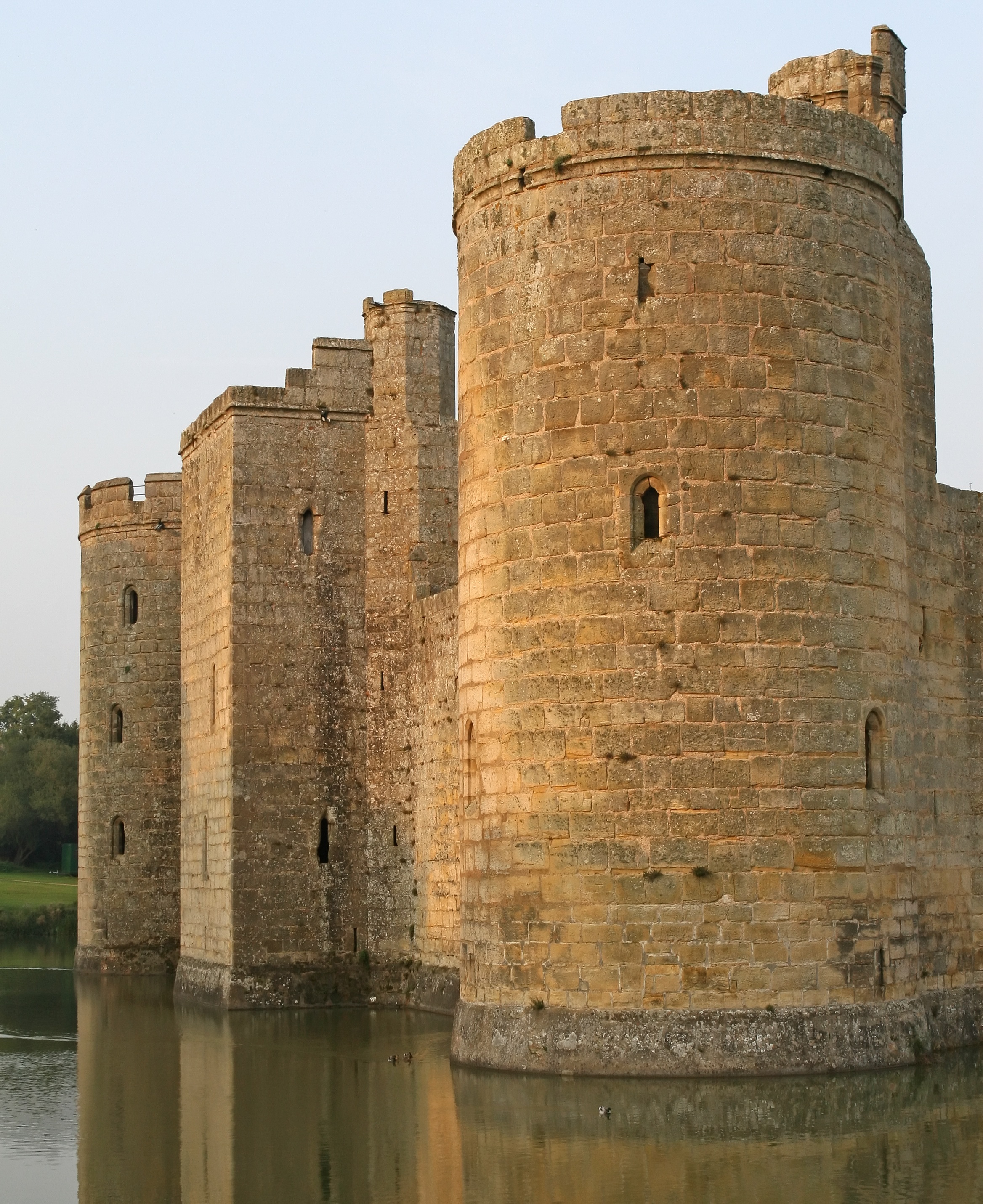 day, fortress, waterfront, travel destinations, clear sky, castle, 2K, blue, moat, mediaeval, safety, nature, lake, ruined, clouds, medieval, stone, fort, Phone HD Wallpaper