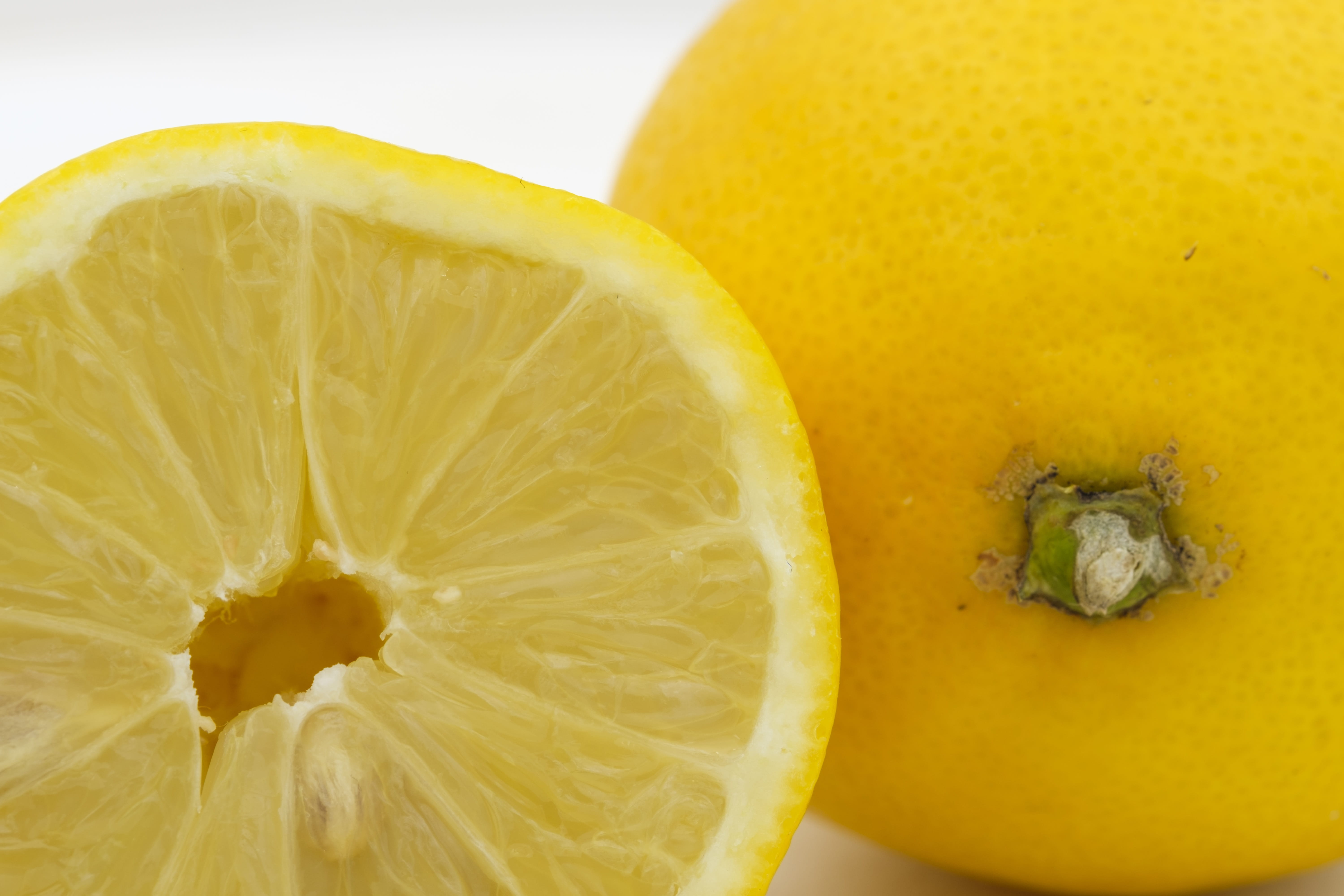 yellow, healthy eating, defense, 5K, immune, immune system, slice, ingredient, sour taste, indoors, vitamins, small group of objects, citrus fruit, no people, HD Wallpaper