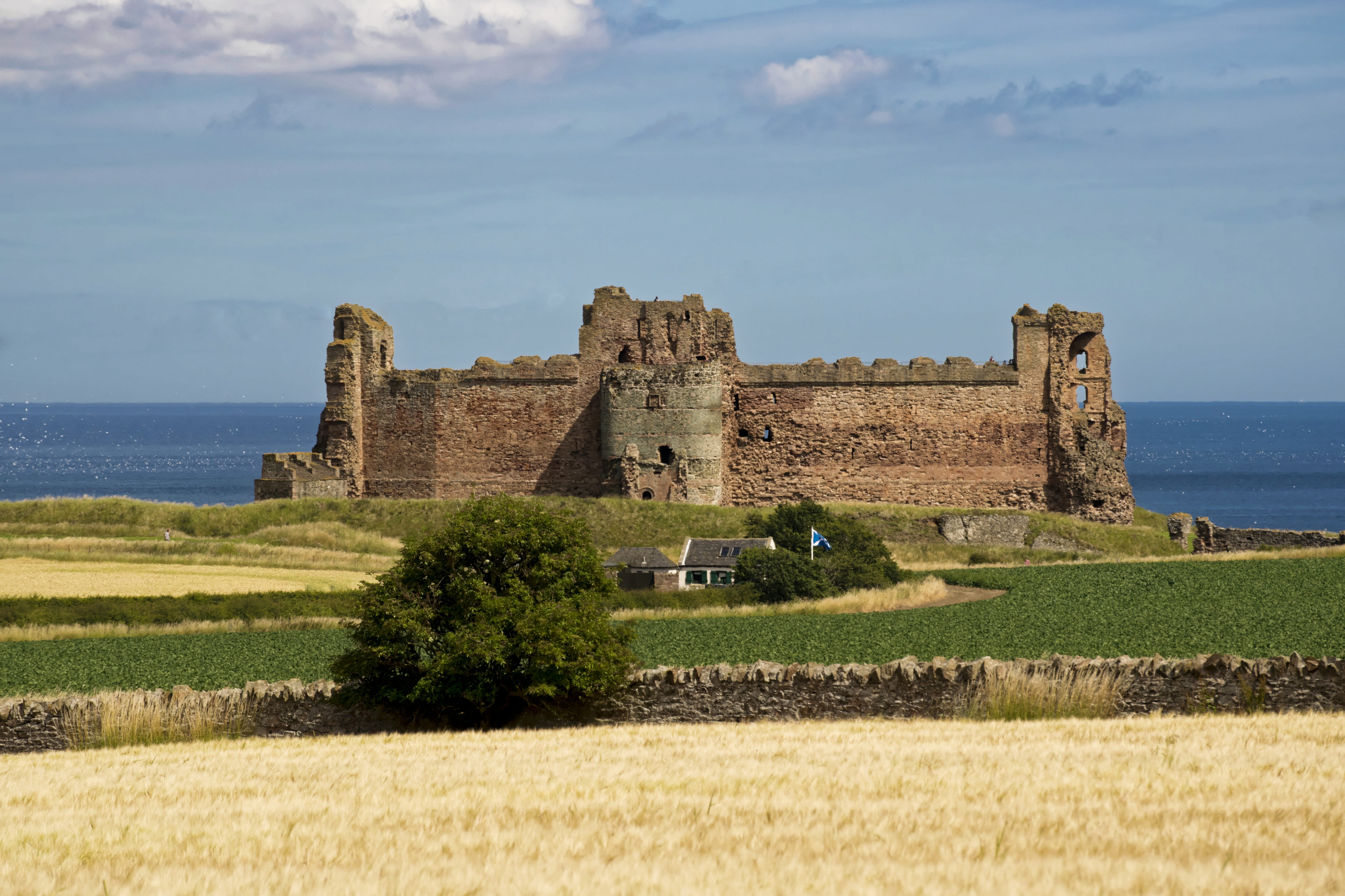 scotland, tourism, firth, uk, plant, cultures, tranquil scene, travel Locations, ancient civilization, old Ruin, scenics - nature, outdoors, summer, famous Place, HD Wallpaper