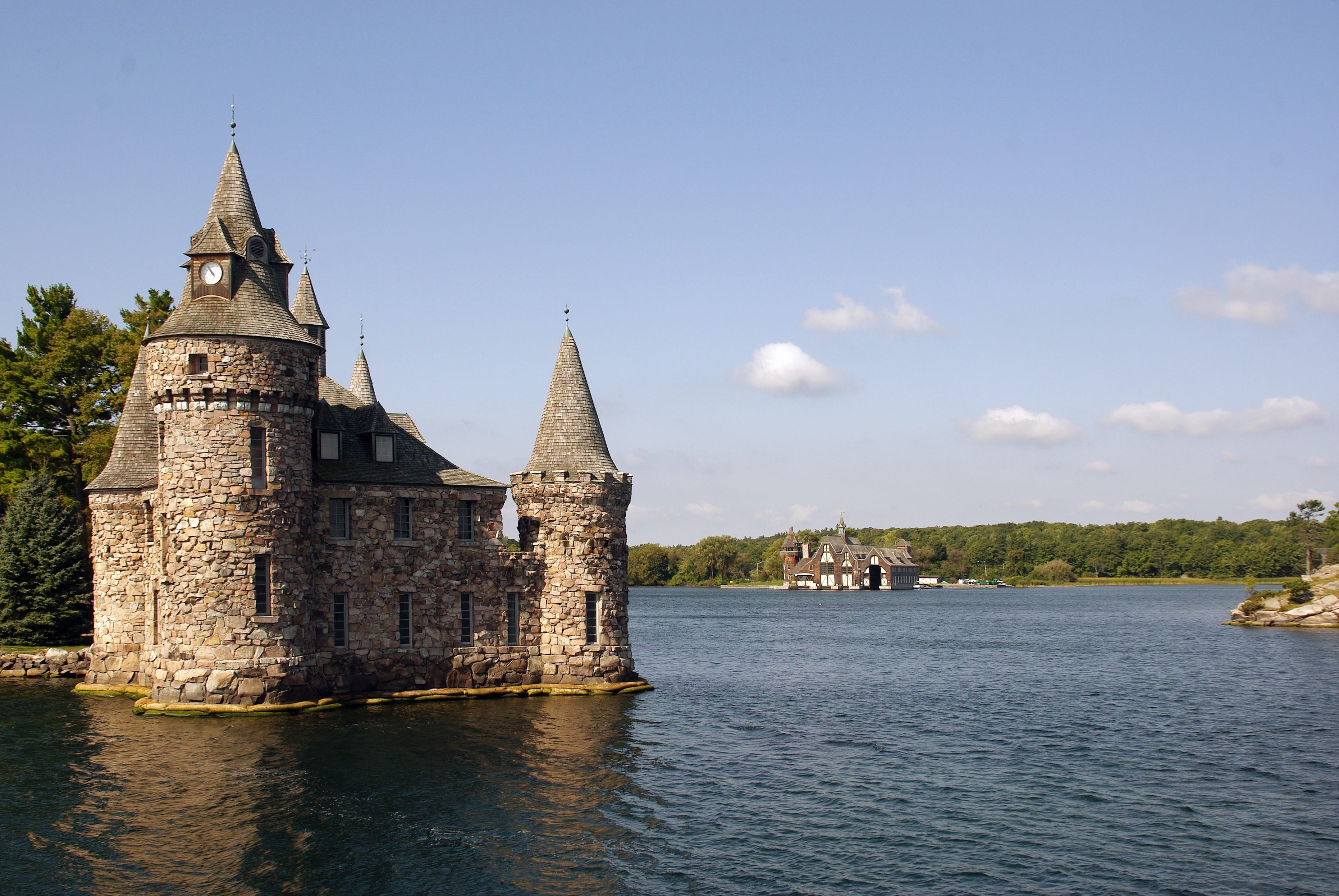 architecture, travel Locations, built Structure, body, building exterior, tree, villa, tower, saint-laurent, spire, gray, travel destinations, thousand islands, HD Wallpaper