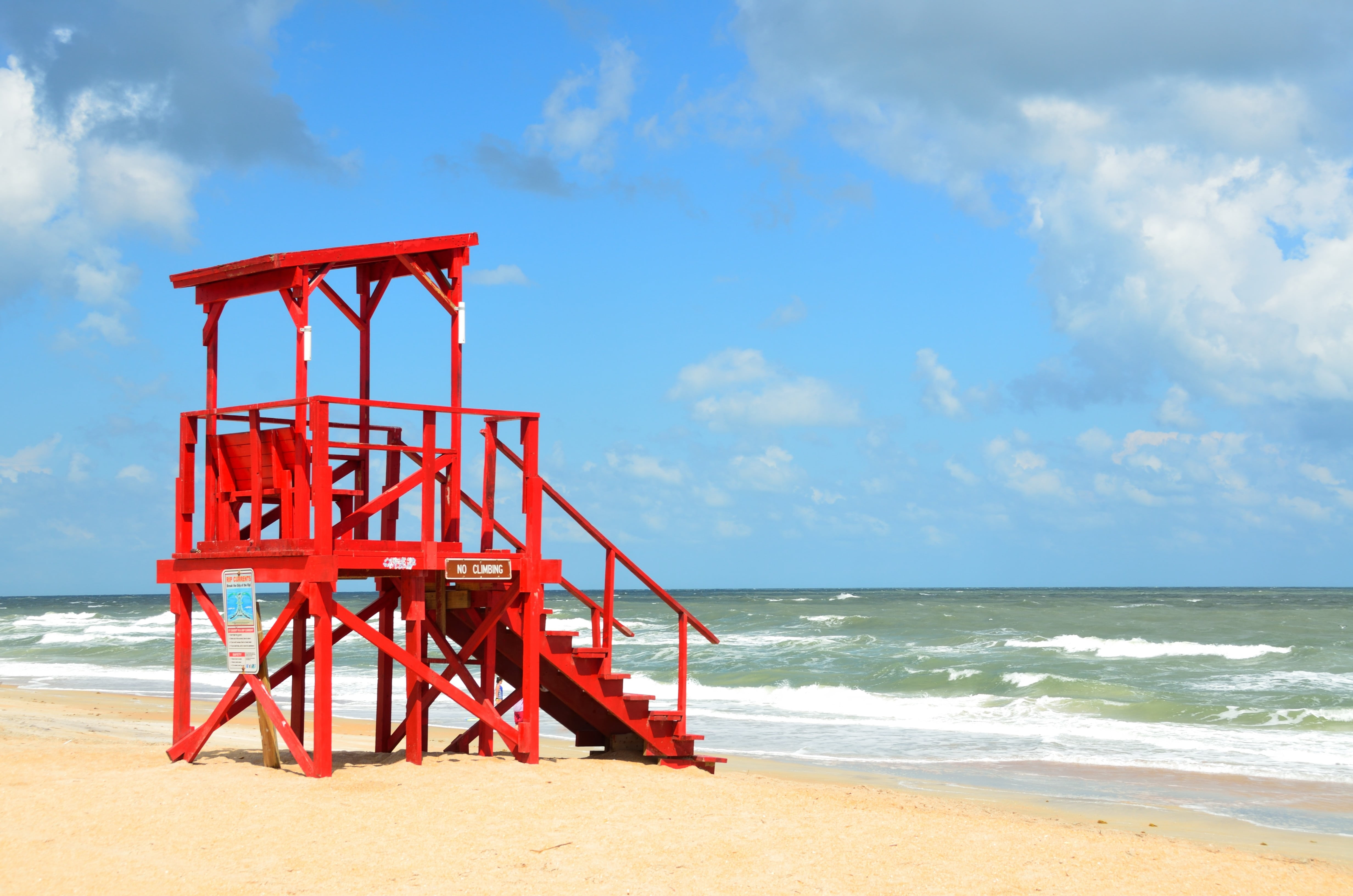 station, empty, lifesaver, horizon over water, sky, coastline, day, security, red, chair, protection, season, rescue, sunshine, seasonal, outdoors, sand, HD Wallpaper