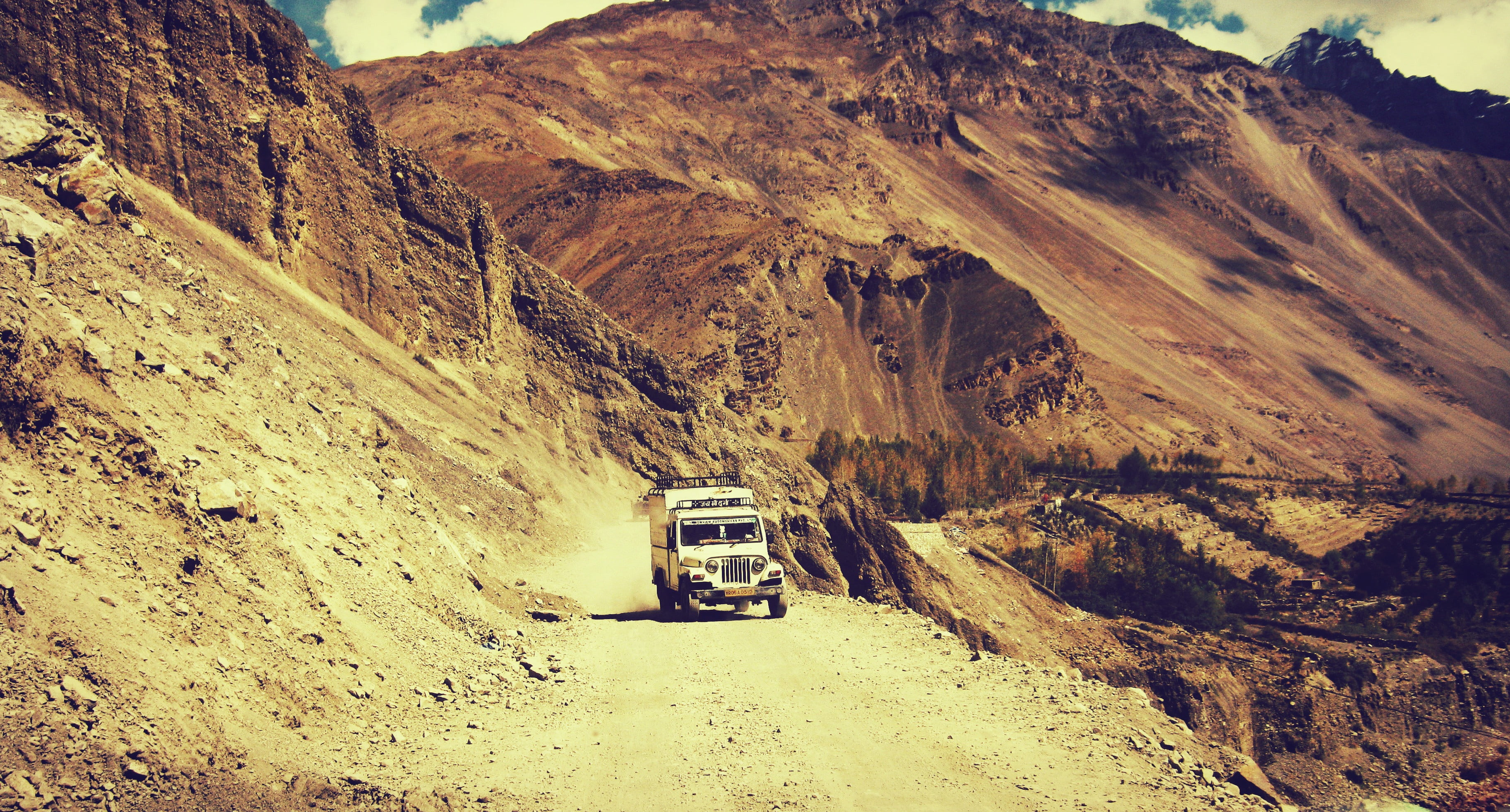 mode of transportation, jeep, no people, dirt, dirt road, commercial land vehicle, cliff, adventure, 2K, environment, car, mode of transport, scenics - nature, HD Wallpaper