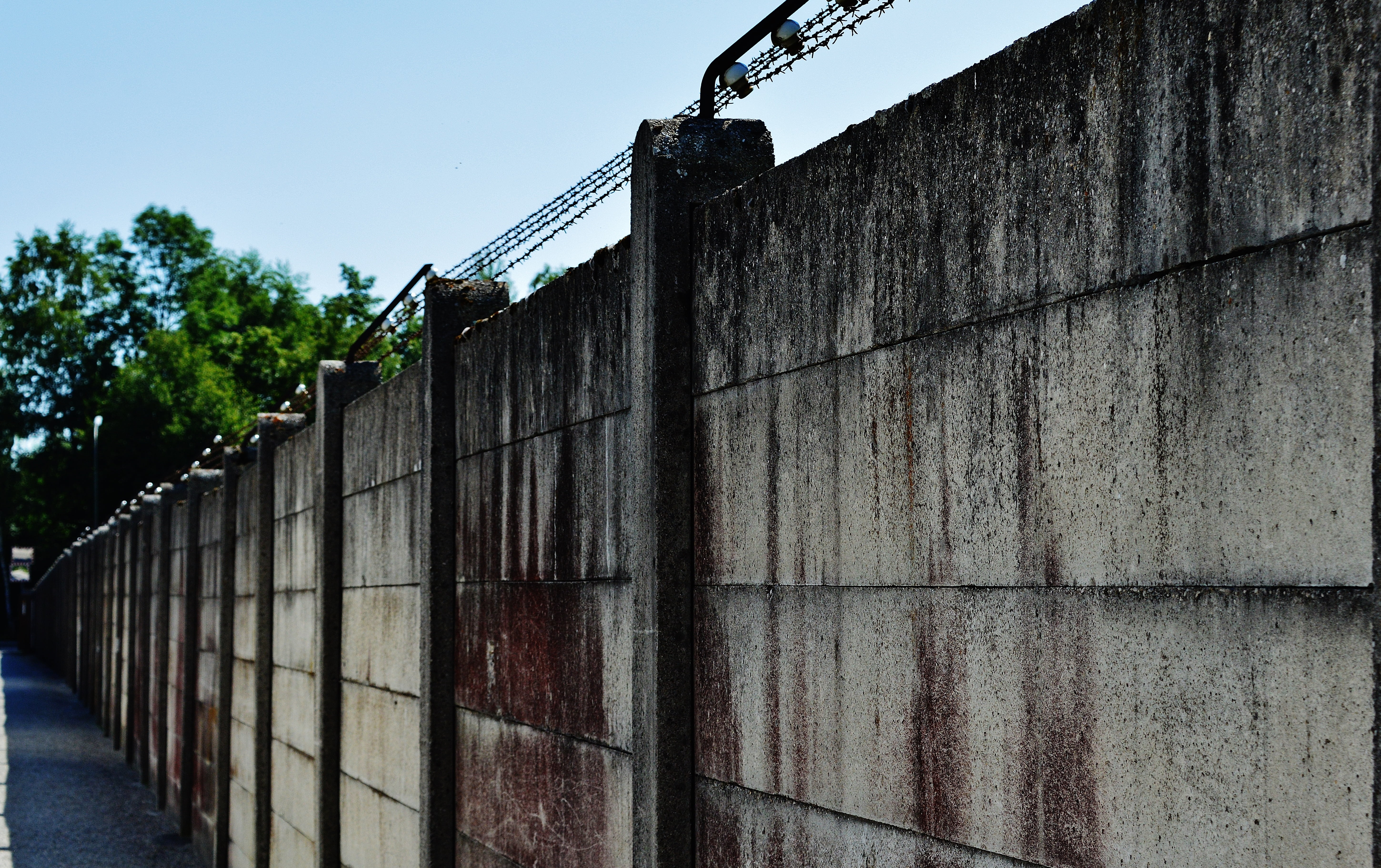 surrounding wall, bad, day, history, konzentrationslager, wall - building feature, building exterior, clear sky, built structure, death, kz, wall, crime, HD Wallpaper