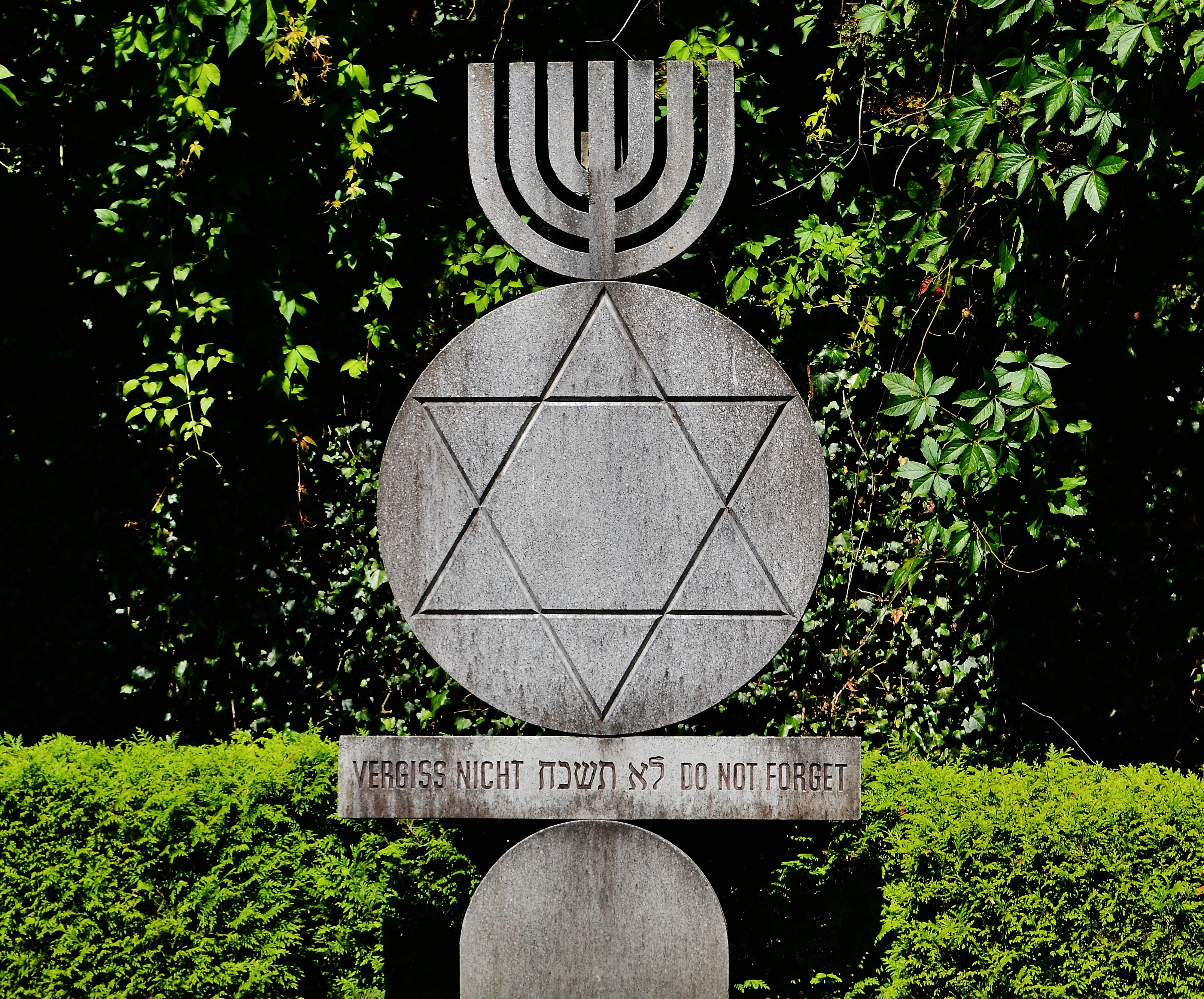 terrible, green color, communication, day, history, shape, dachau, park - man made space, design, mass murders, cruel, plant, formal garden, kz, past, nature, HD Wallpaper