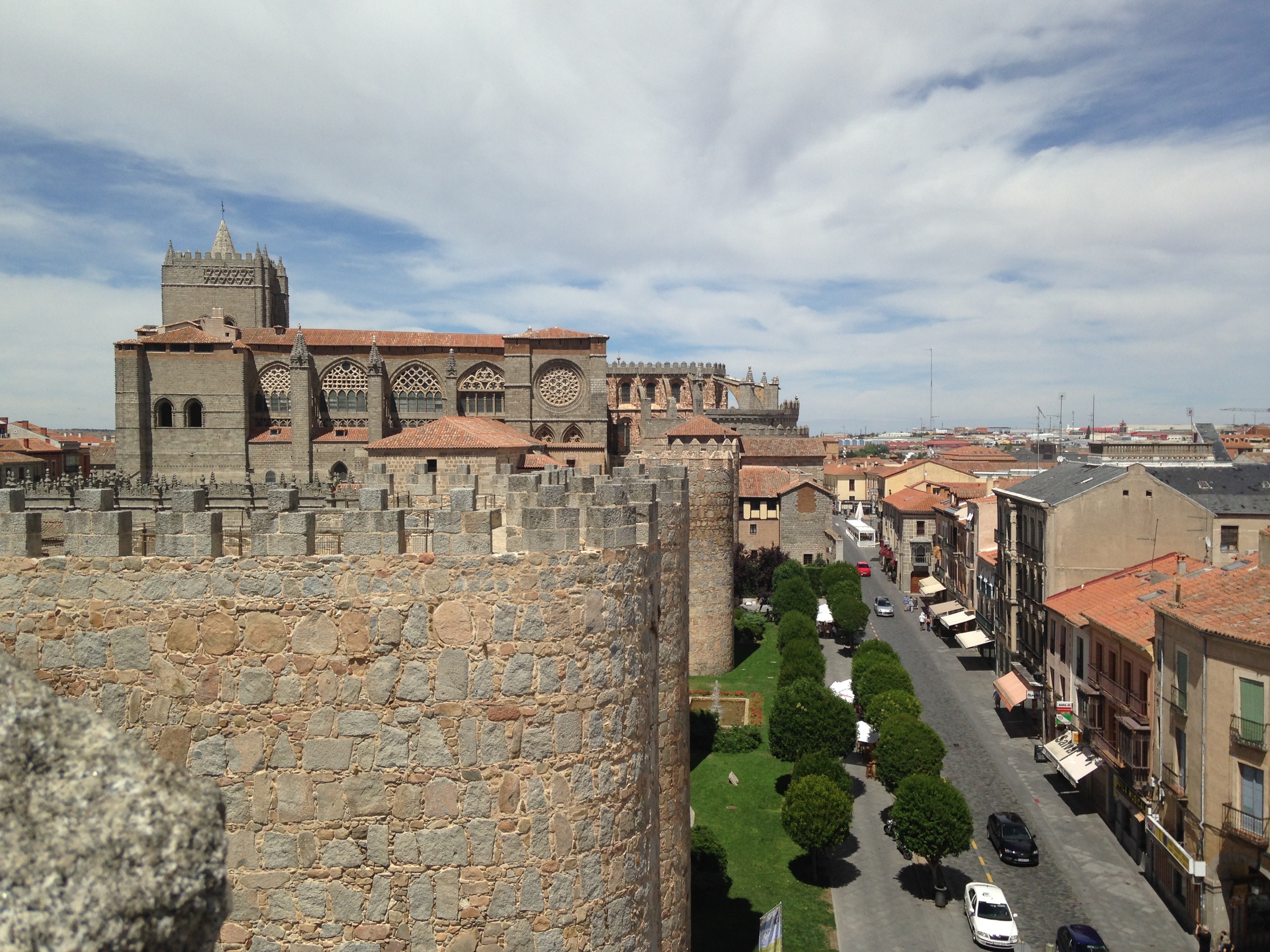 day, city, building exterior, church, architecture, built structure, gothic, outdoors, travel destinations, avila, townscape, no people, old, cityscape, HD Wallpaper