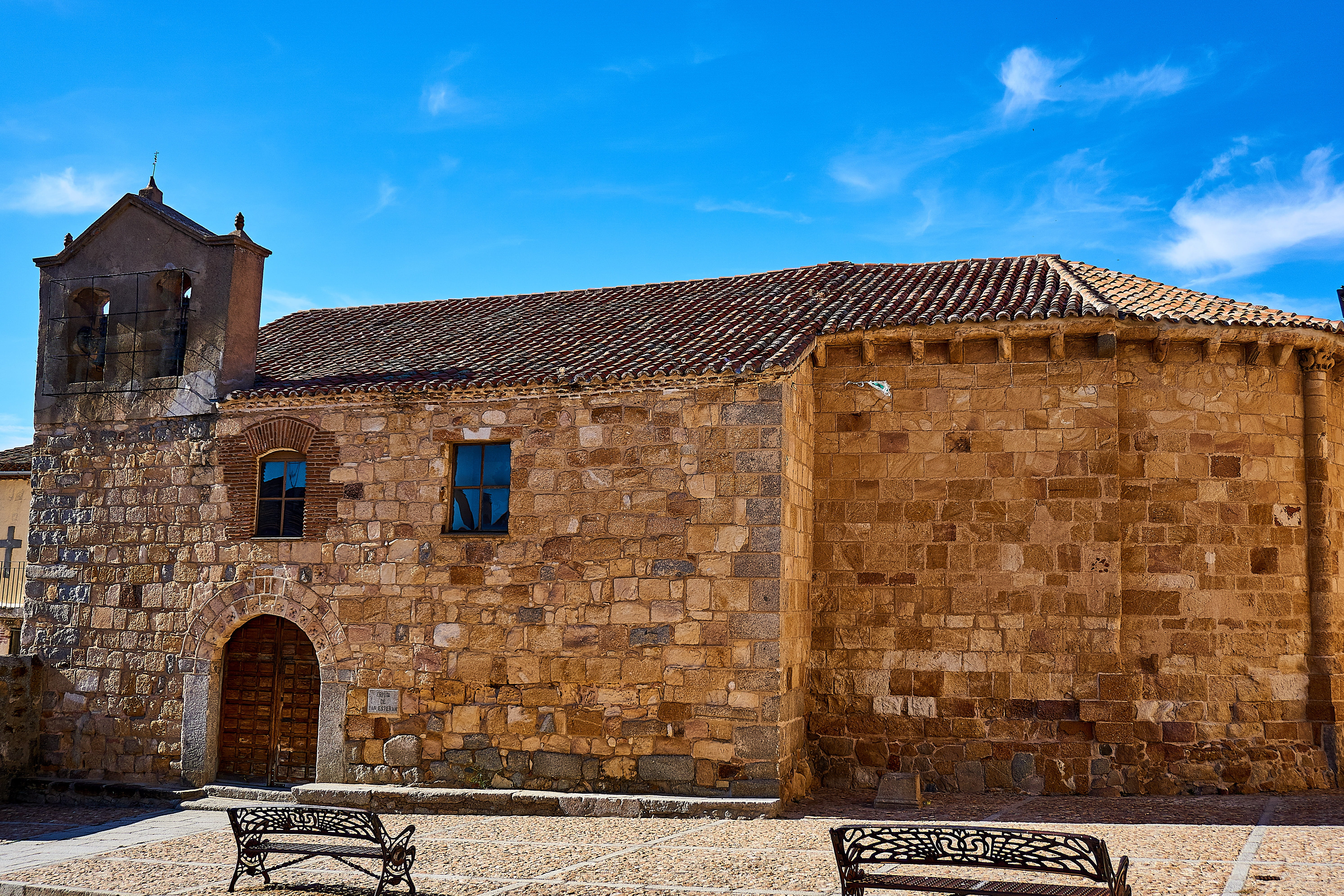 places of interest, historic building, built structure, day, stone wall, ancient, sky, sunlight, no people, historically, outdoors, the past, old, 5K, HD Wallpaper