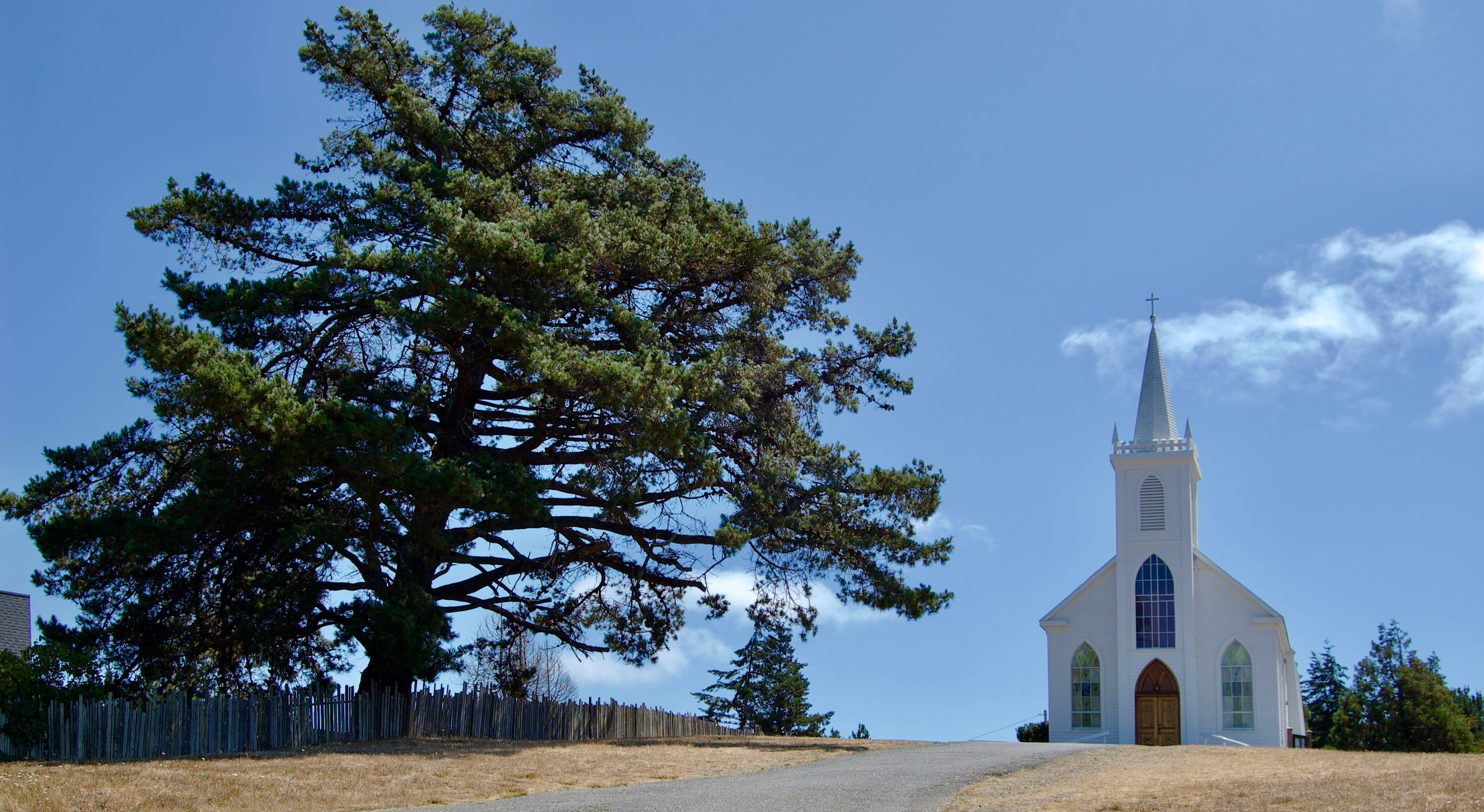 architecture, tower, 2K, religion, building, saint teresa of avila church, plant, nature, landscape, building exterior, no people, belief, sky, church, HD Wallpaper