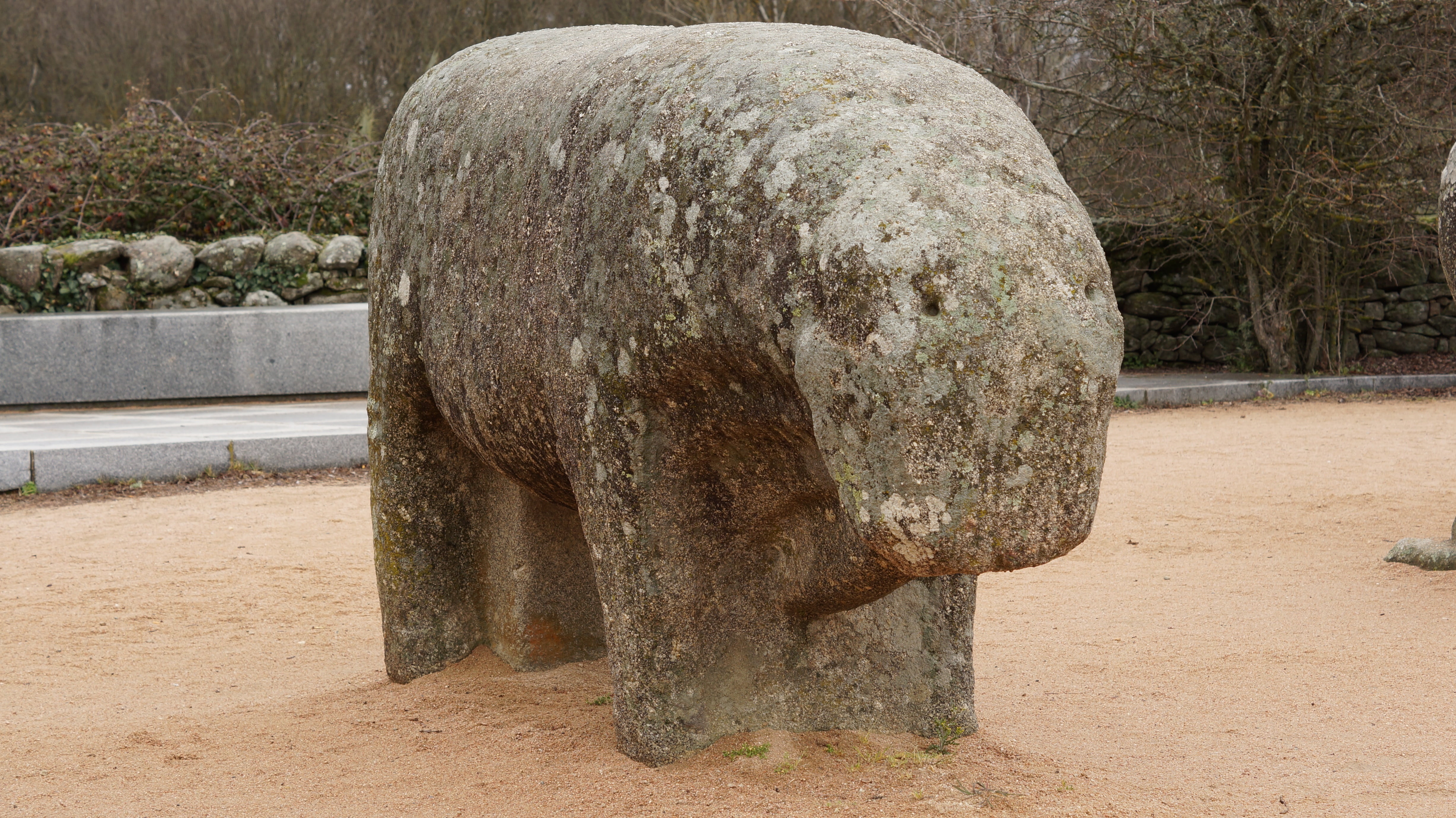 4K, outdoors, age, iron, avila, art and craft, representation, bulls, land, stone, craft, solid, statue, history, day, tree, stone material, guisando, HD Wallpaper