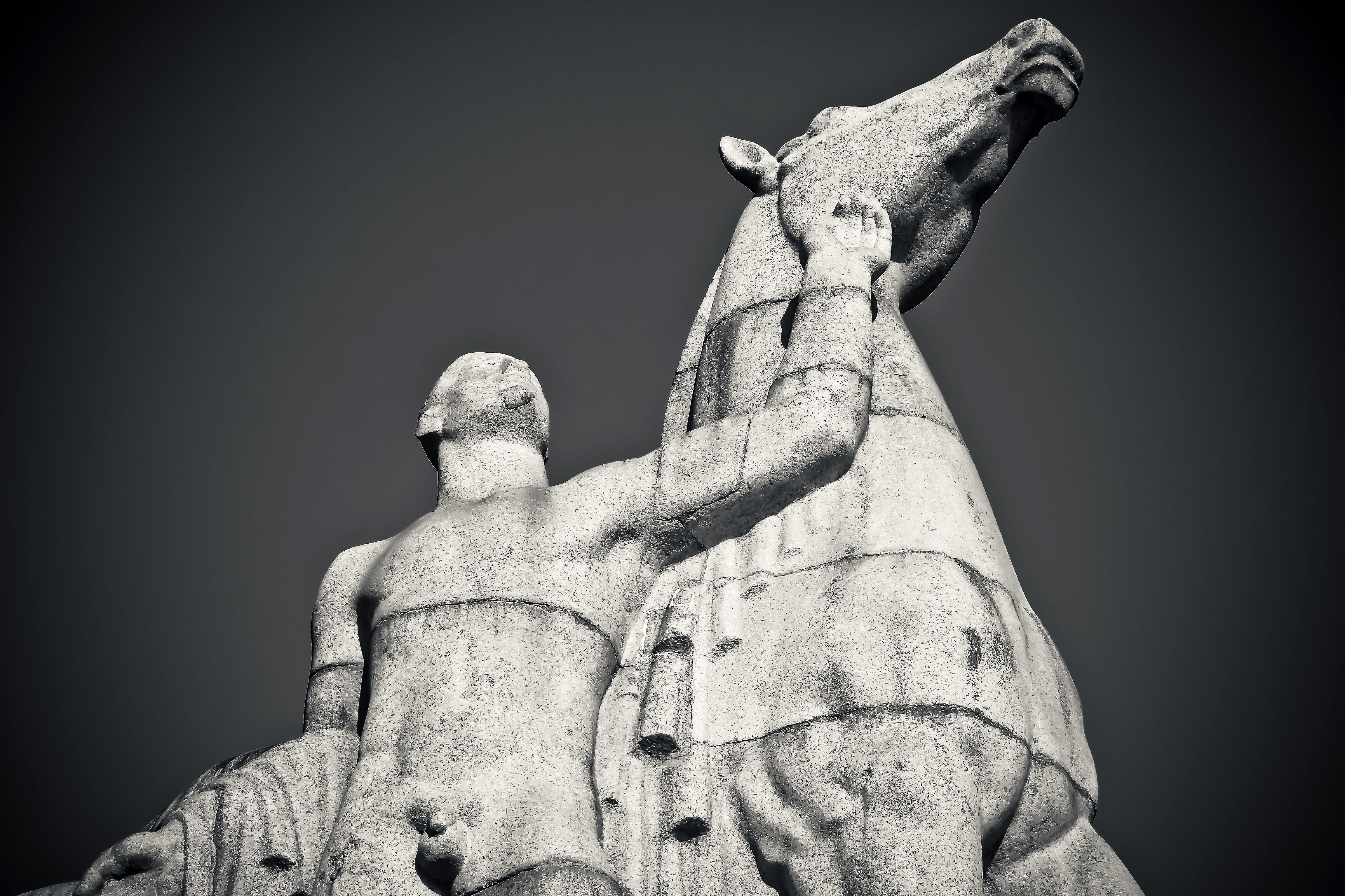 statue, ancient, third rich, black and white, düsseldorf, no people, stone figure, low angle view, horse, sculptor, stone, figure, human representation, HD Wallpaper