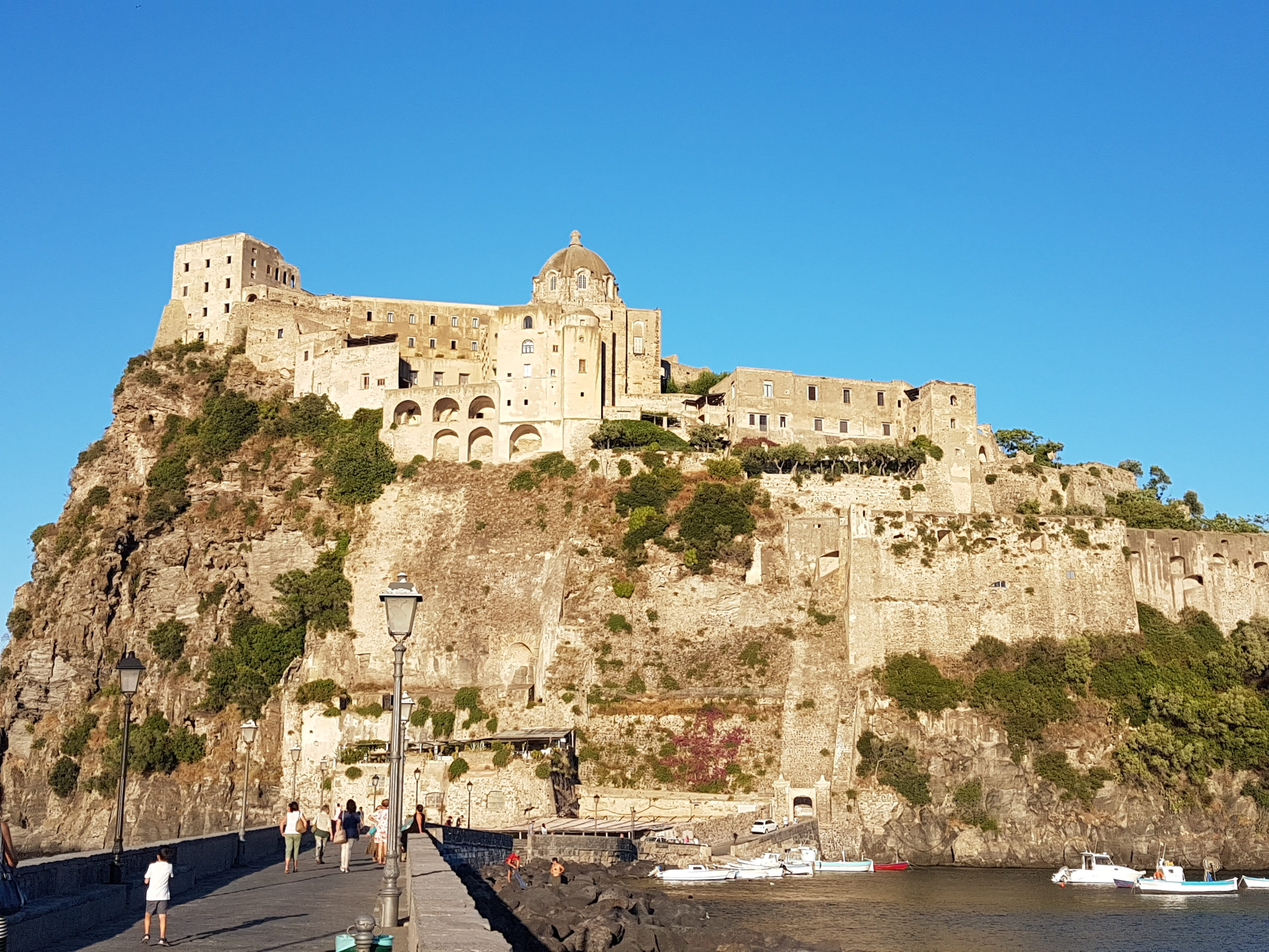 tourist, nature, Islands, clear sky, sky, water, castle, Sea, views, Aragonese Castle, group of people, nautical vessel, old, the past, incidental people, HD Wallpaper