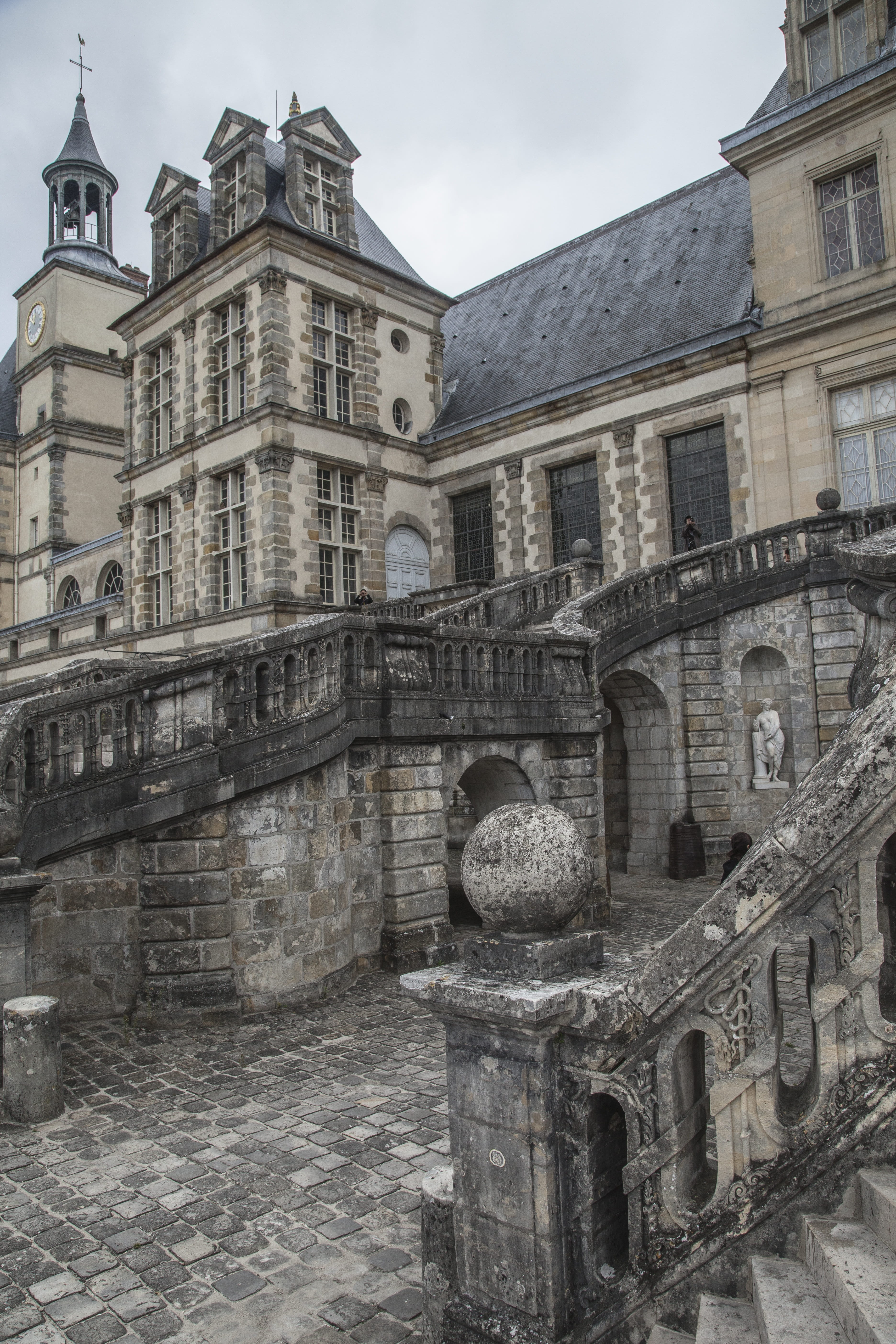 middle ages, history, built structure, stone arch, building exterior, medieval castle, Fontainebleau, bridge, Castle, city, the past, 5K, moat, arch, nature, Phone HD Wallpaper