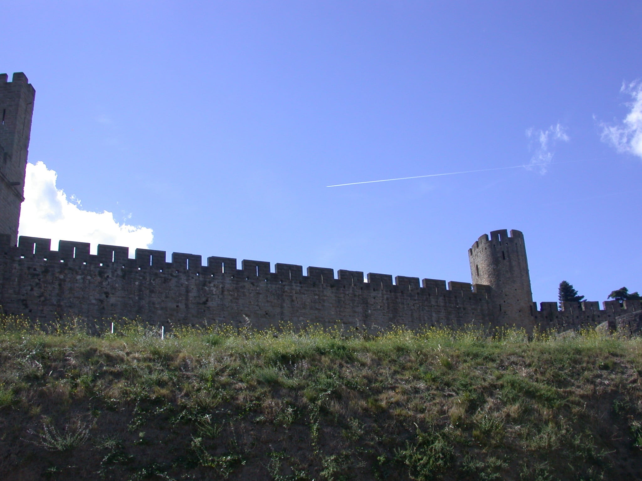 day, fortified wall, building exterior, plant, Ramparts, 1080P, nature, vapor trail, Medieval Castle, fort, architecture, built structure, grass, blue, HD Wallpaper