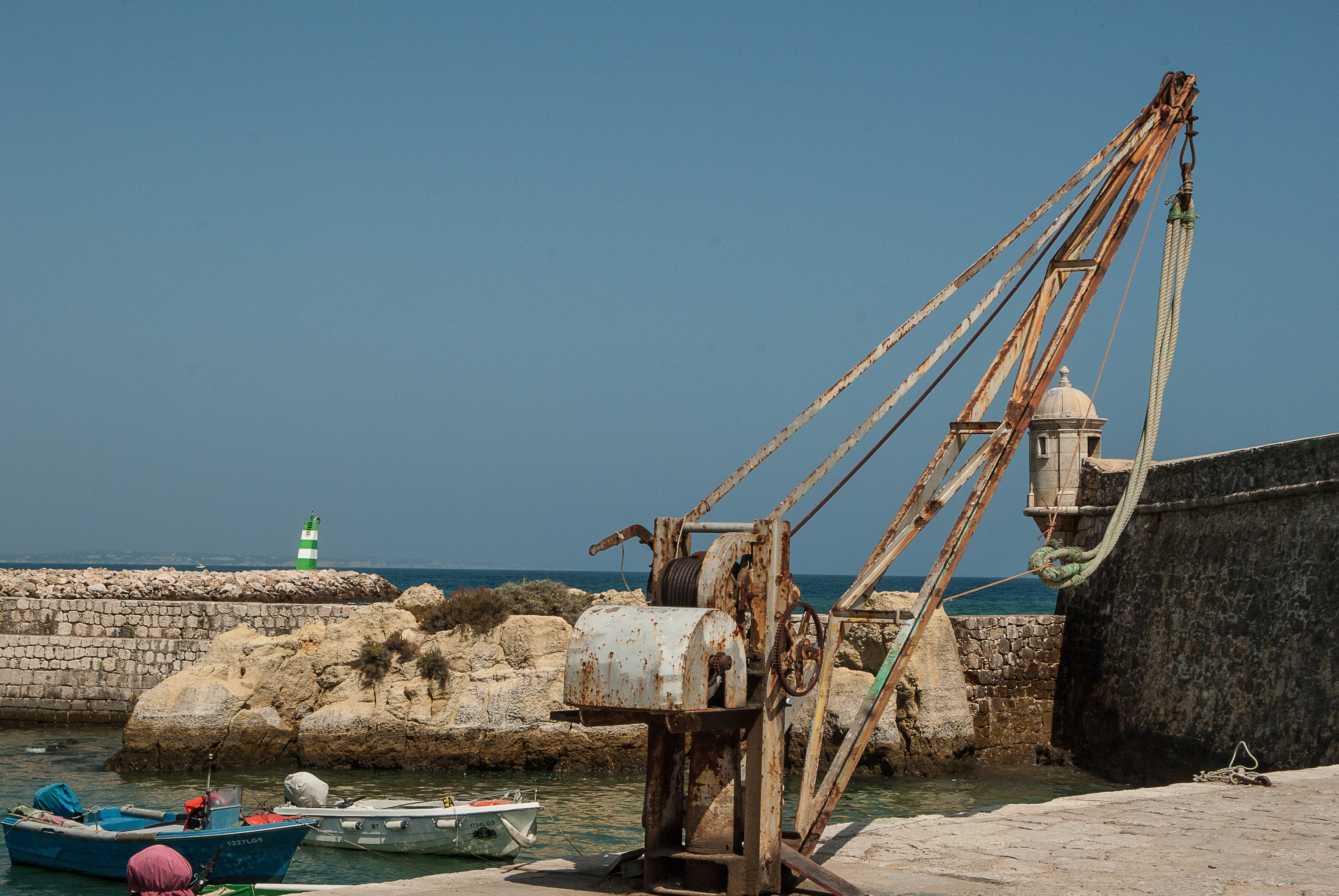 crane, nautical vessel, copy space, moored, transportation, built structure, fishing industry, beach, boats, sky, mode of transportation, day, sea, sunny, HD Wallpaper