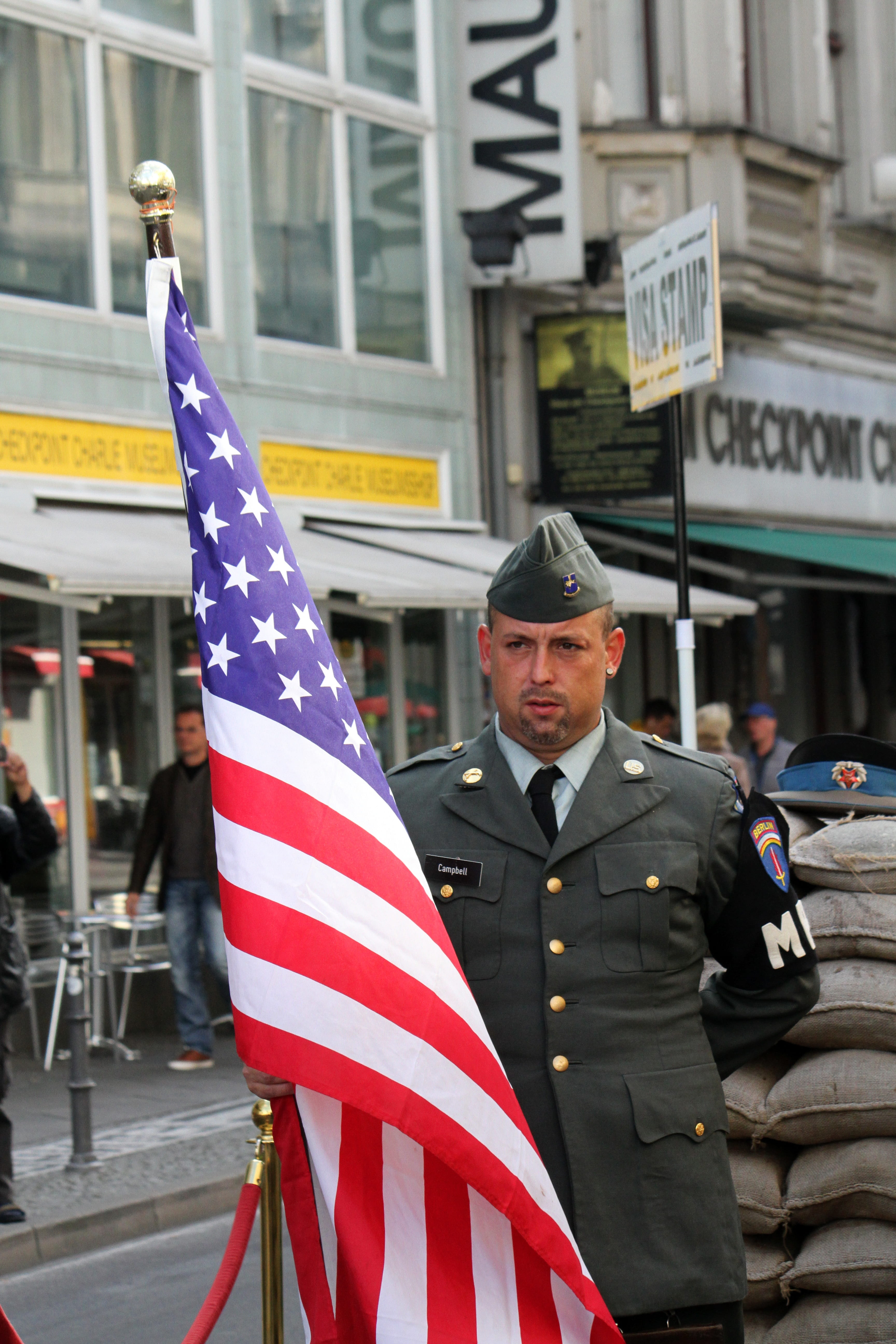 history, soviet, patriotism, historical, people, clothing, american, adult, day, incidental people, outdoors, war, responsibility, checkpoint, men, charlie, Phone HD Wallpaper