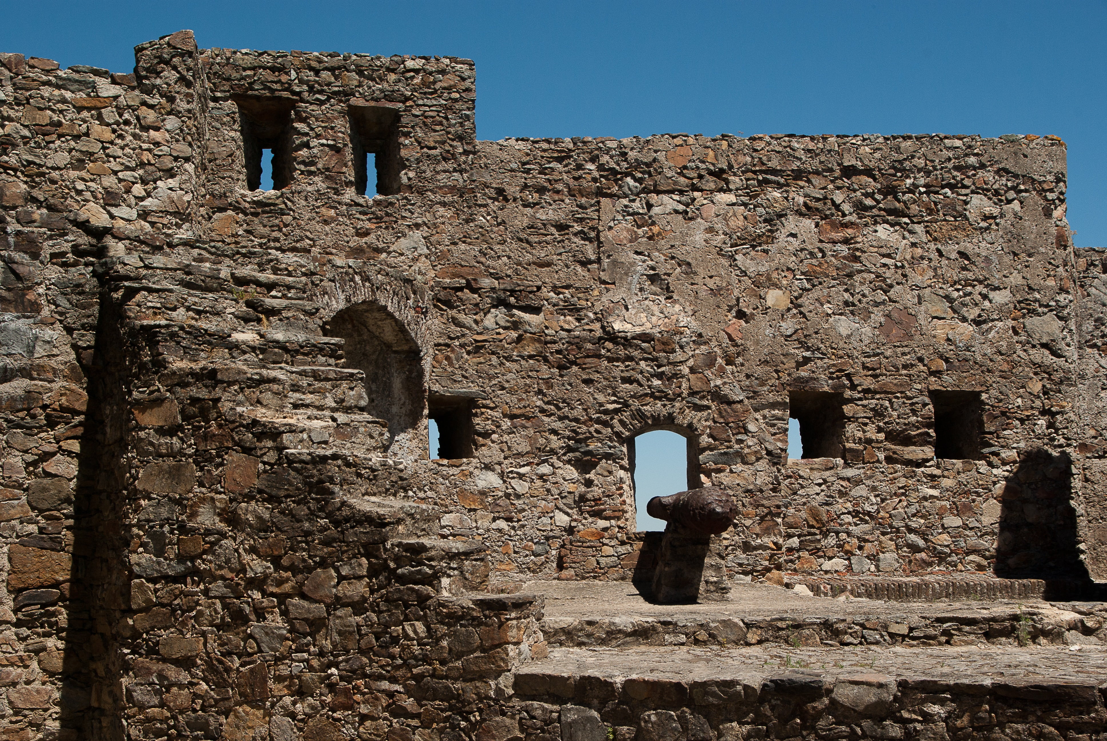 portugal, ruined, old, wall - Building Feature, sky, ruin, blue, canon, solid, day, the past, castle, architecture, wall, 4K, nature, brown, building, HD Wallpaper