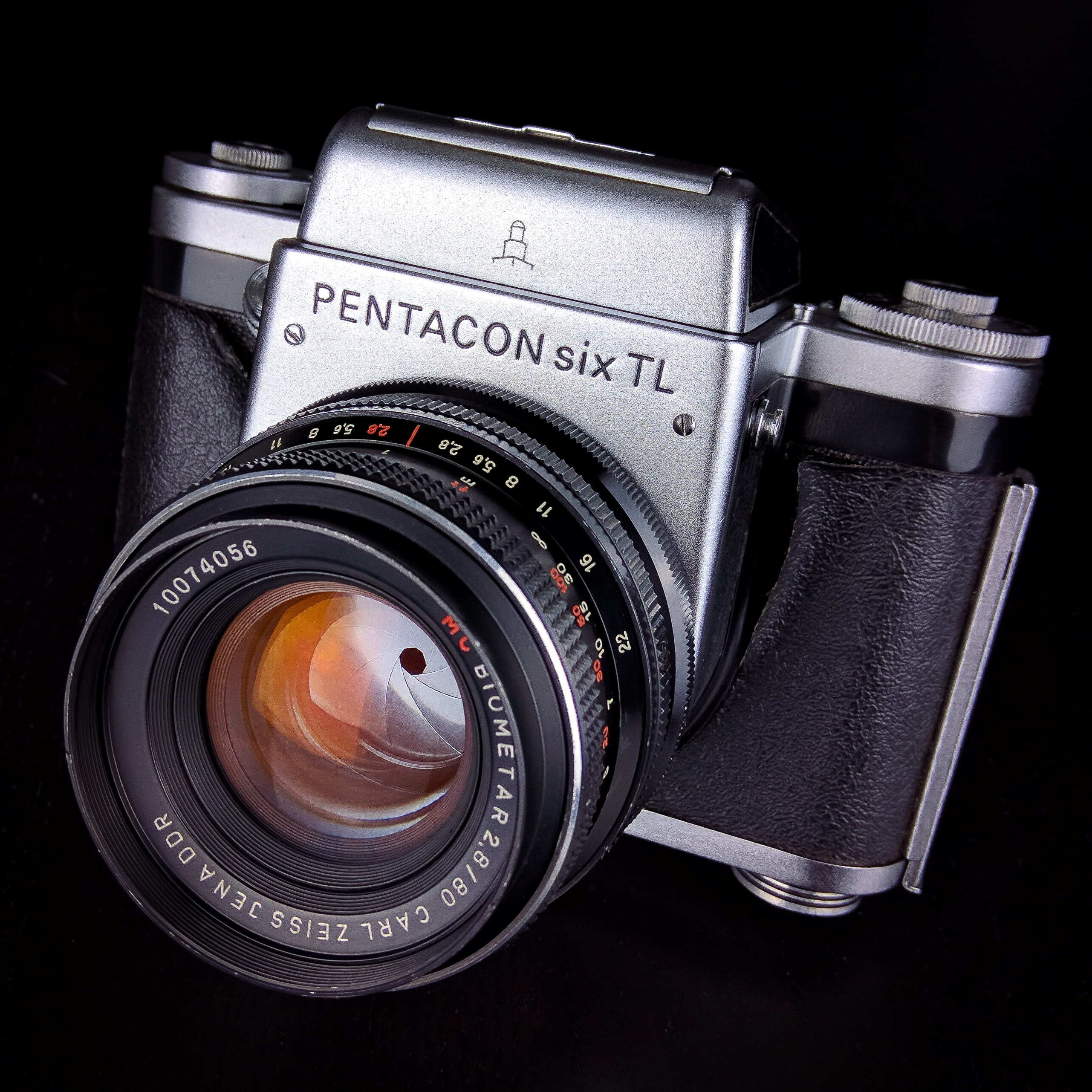 video camera, vintage, photographing, gearporn, photography themes, arts culture and entertainment, lens - optical instrument, tl, lens - eye, ddr, slr camera, Phone HD Wallpaper