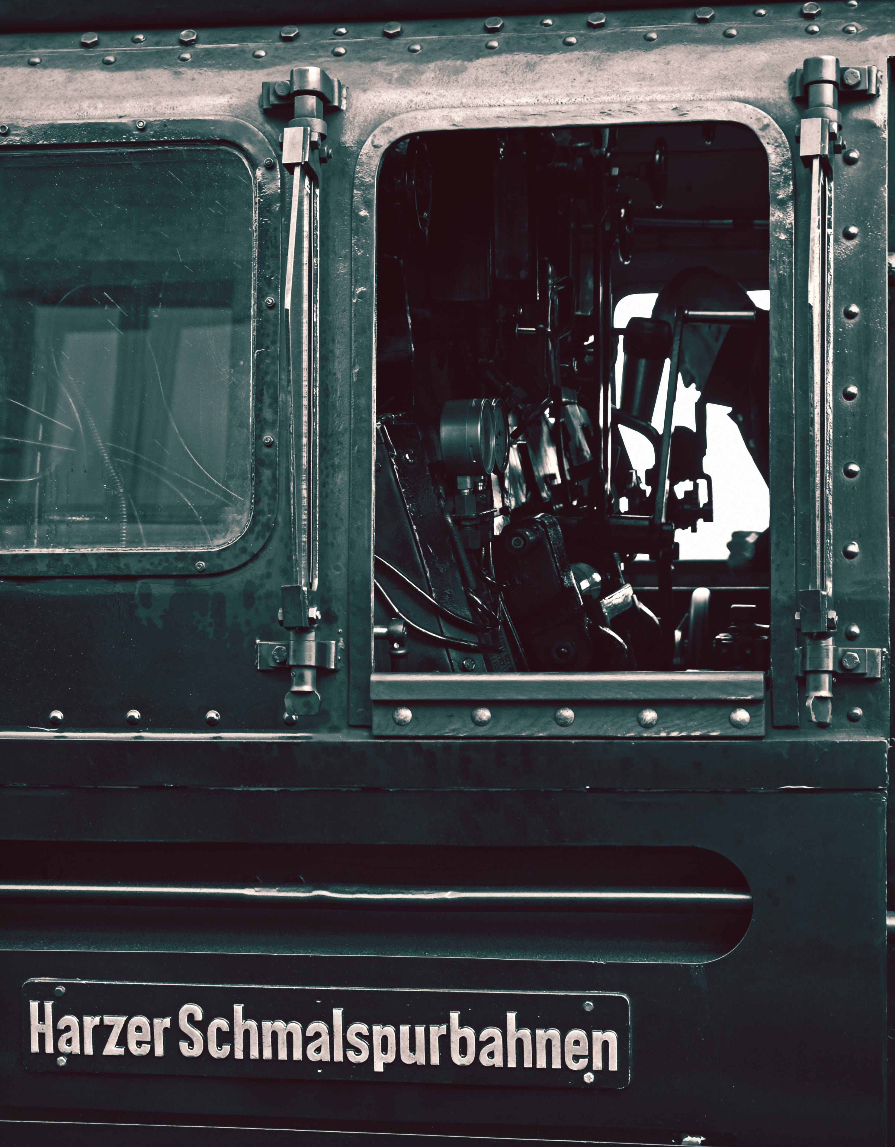 schmalspurbahn harzer, tourism, locomotive, ostharz, public transportation, text, day, window, mode of transportation, outdoors, brocken railway, glass - material, Phone HD Wallpaper