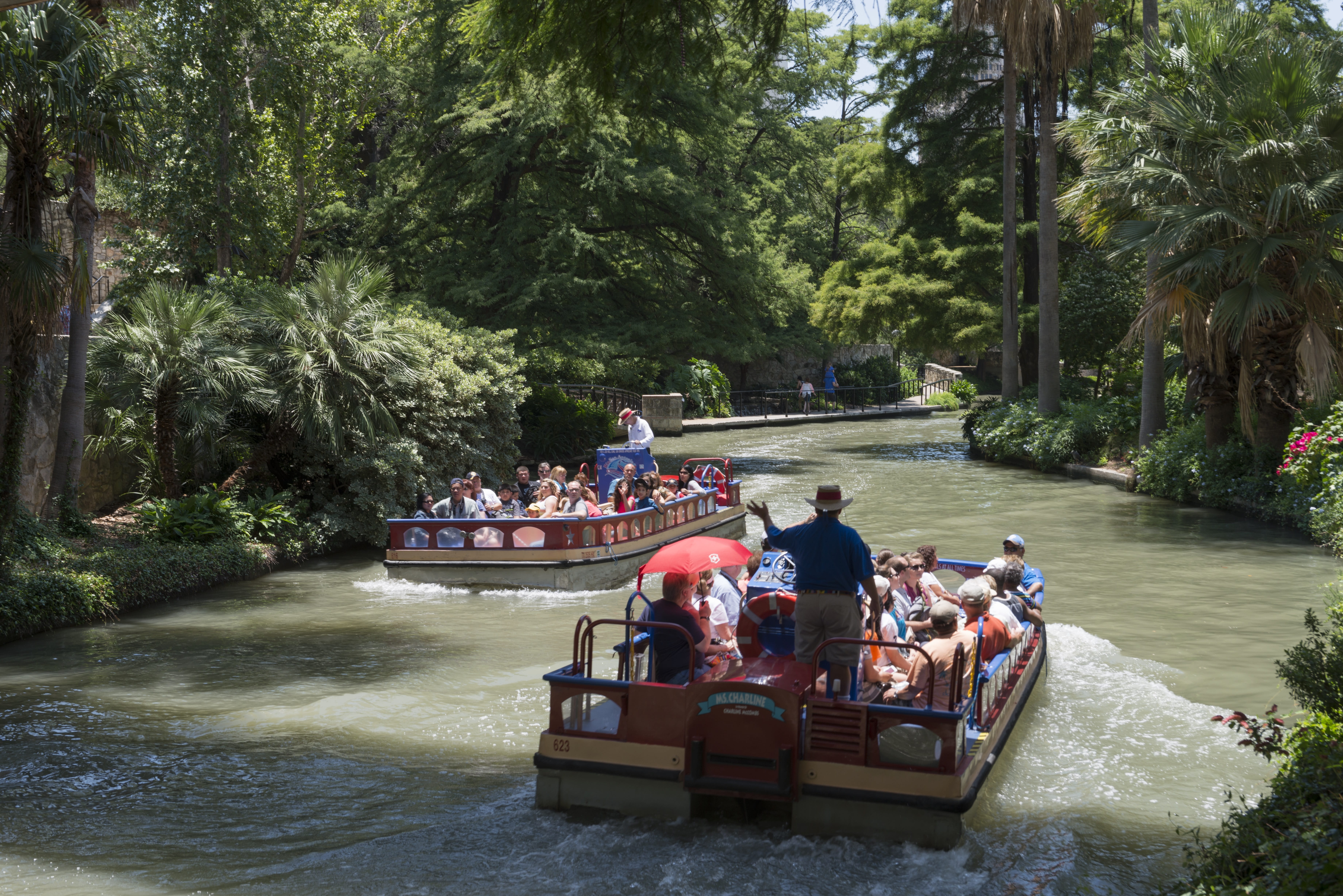 group of people, barges, tourists, mode of transportation, outdoors, tree, large group of people, crowd, siteseeing, landmark, transportation, river, scenic, HD Wallpaper