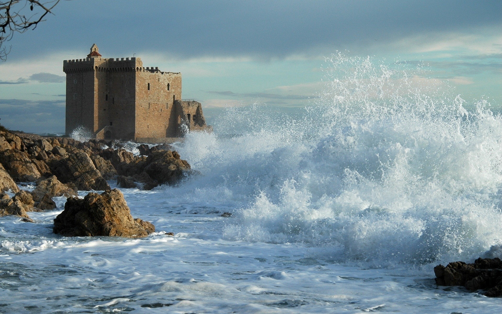building, power, castle, hitting, splashing, rock - object, ruin, built structure, solid, 1080P, power in nature, rock, water, flowing water, sea, breaking, HD Wallpaper