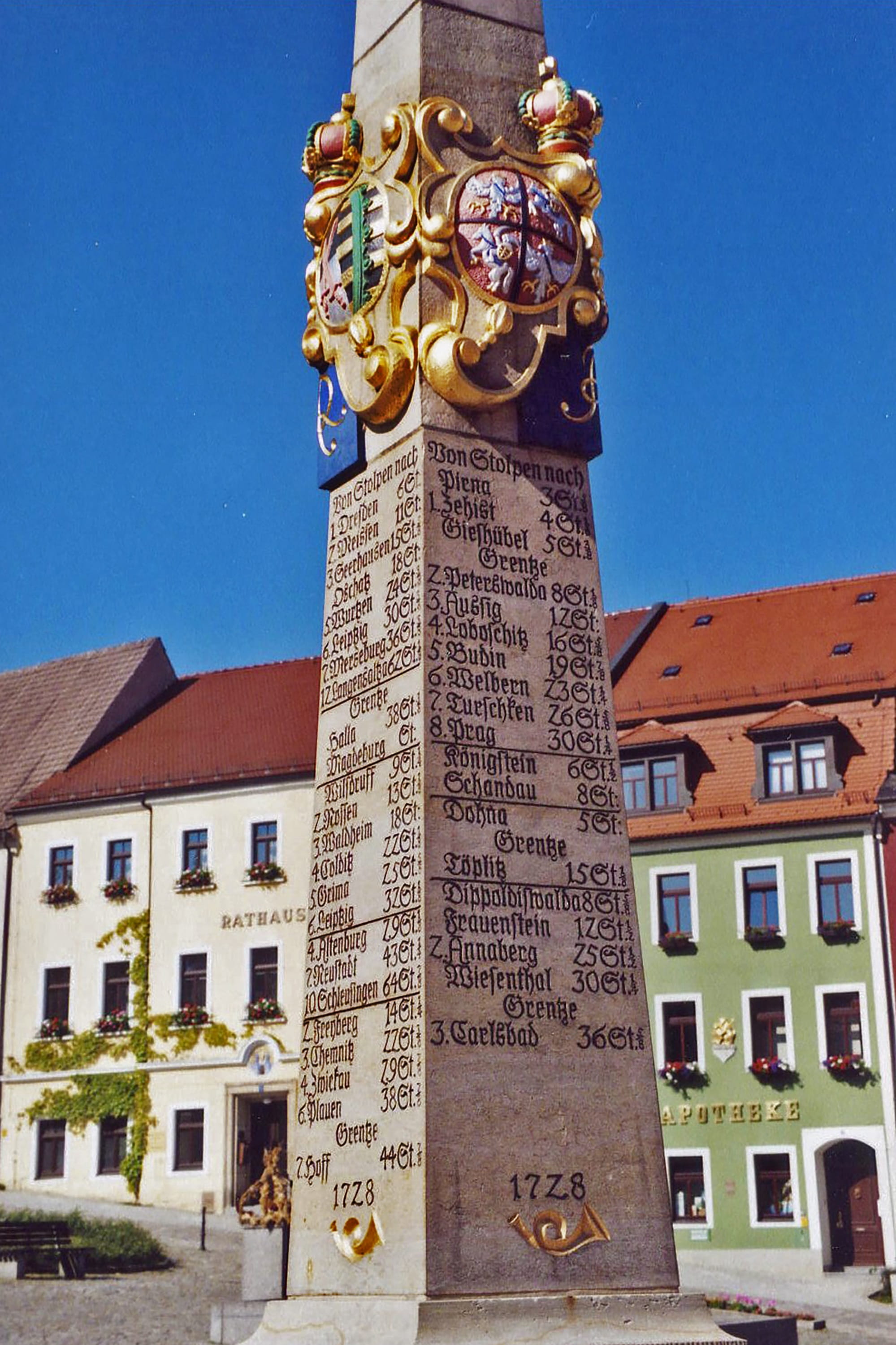 2K, coat of arms, building exterior, outdoors, communication, nature, sky, thuringia germany, post mile column, clock, human representation, clear sky, Phone HD Wallpaper