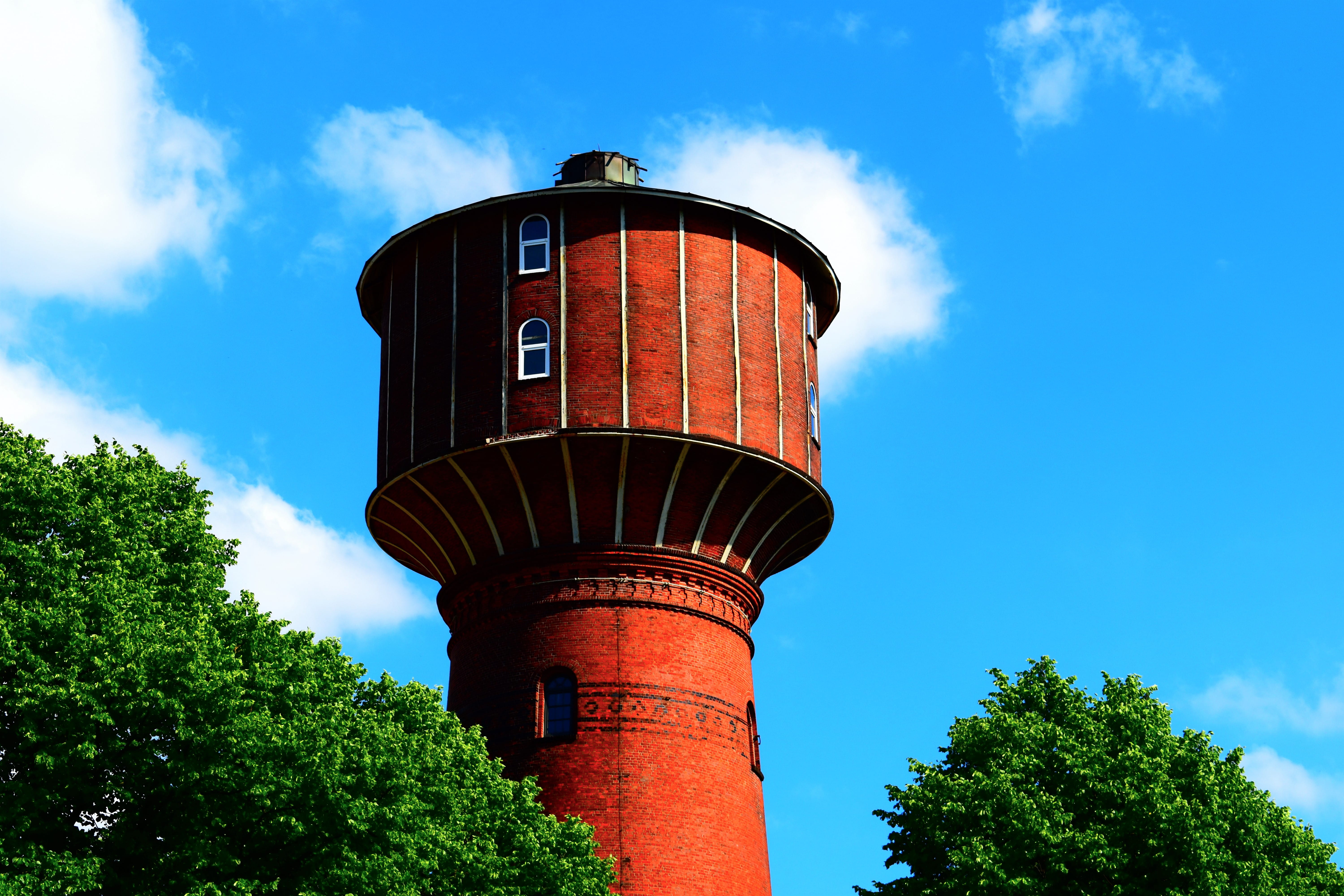 urban city, building exterior, sky, cloud, water tank, sunlight, blue, high, plant, nature, growth, built structure, elmshorn, 5K, communication, window, HD Wallpaper