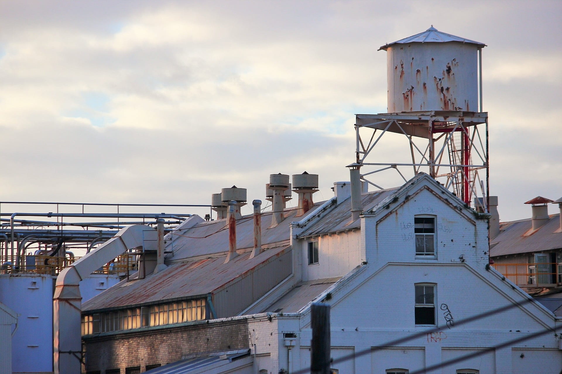 water tower - storage tank, technology, industry, cityscape, building, lewisham, low angle view, no people, city, contemporary, sky, factory, cloud - sky, HD Wallpaper