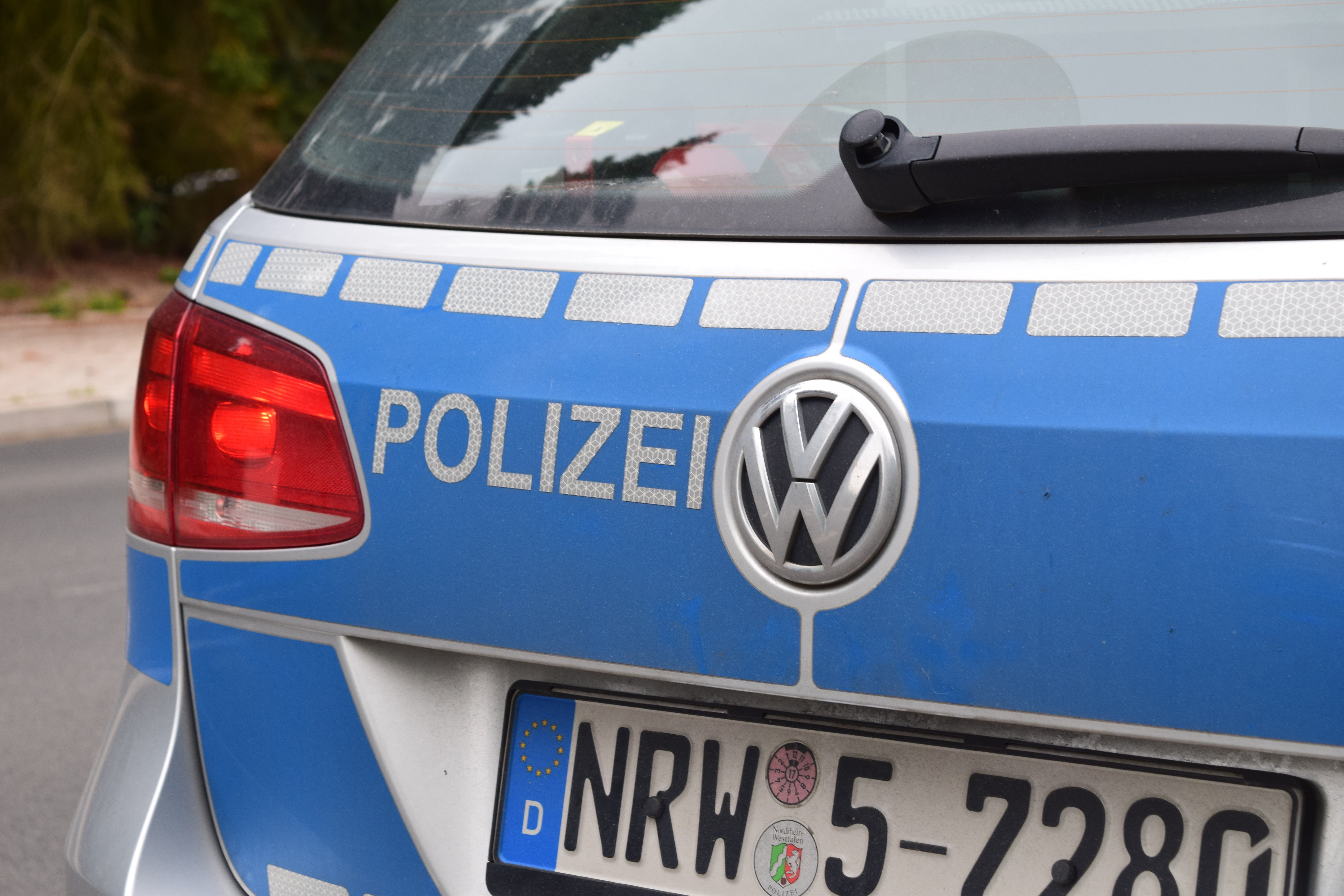 state authority, transportation, car, germany, city, close-up, no people, day, police, 5K, outdoors, police car, road, communication, blue, government, HD Wallpaper