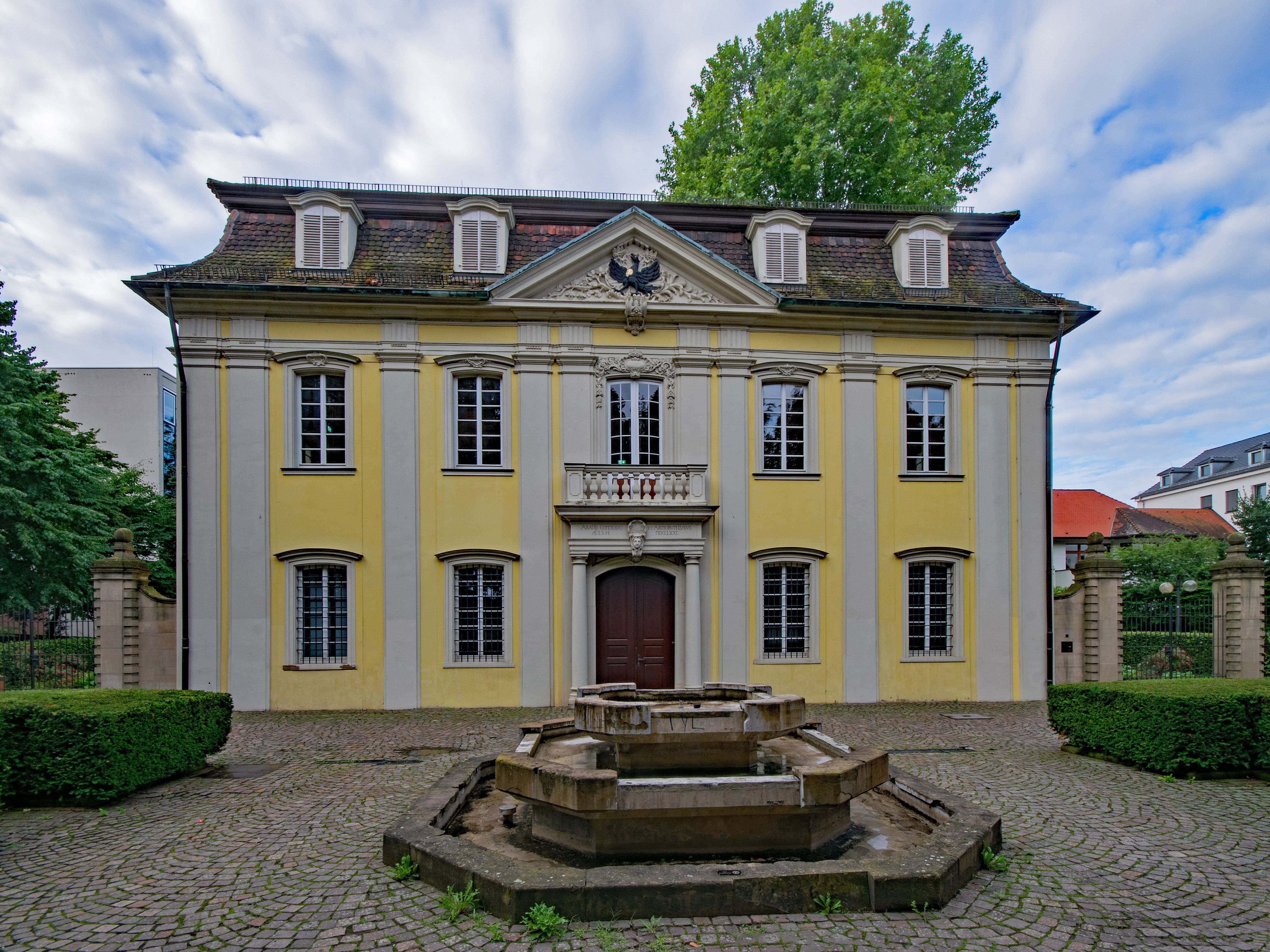 cloud - sky, residential district, day, plant, building, 4K, germany, tree, home, old building, mansion, grass, nature, the past, places of interest, building exterior, HD Wallpaper