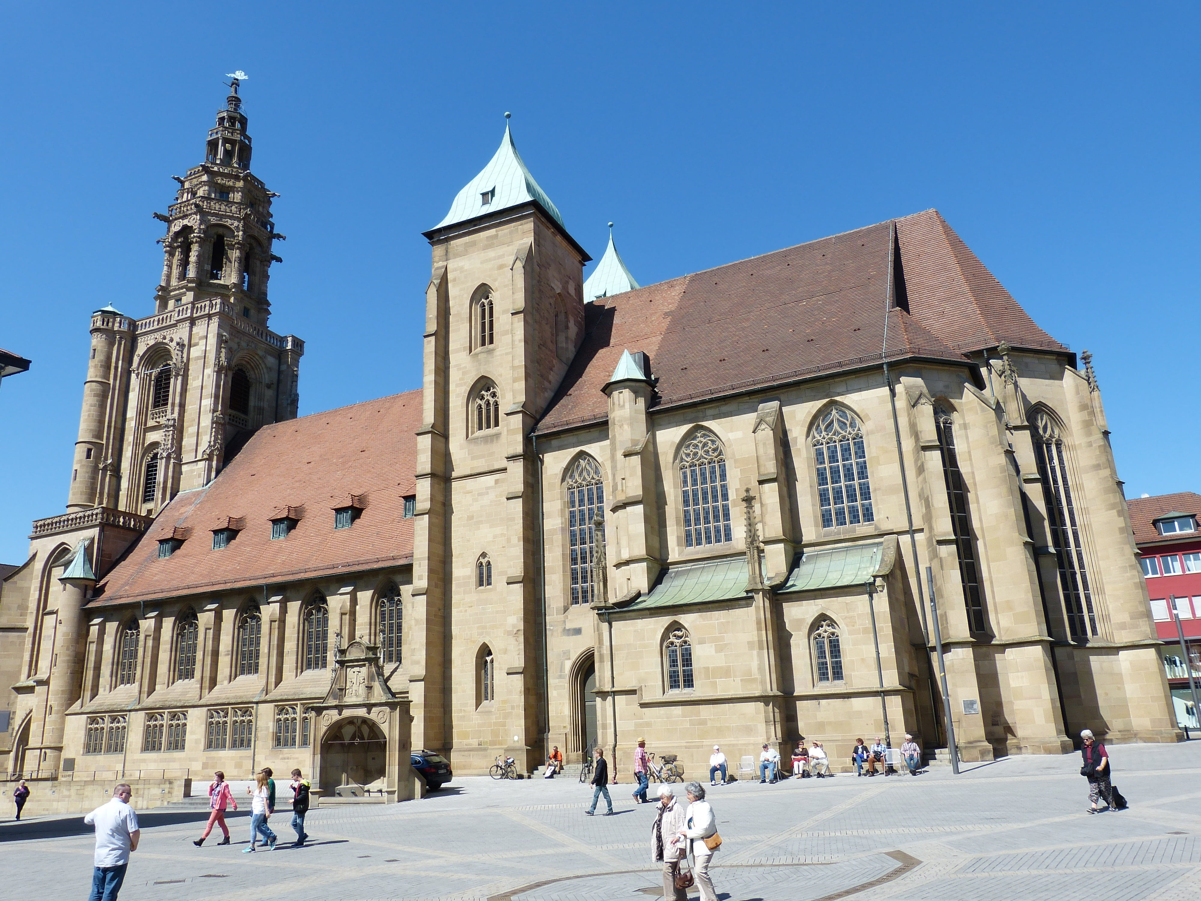 religion, sky, 4K, crowd, travel destinations, tower, old town, built structure, belief, dom, travel, heilbronn, city, gothic, clear sky, facade, building, HD Wallpaper
