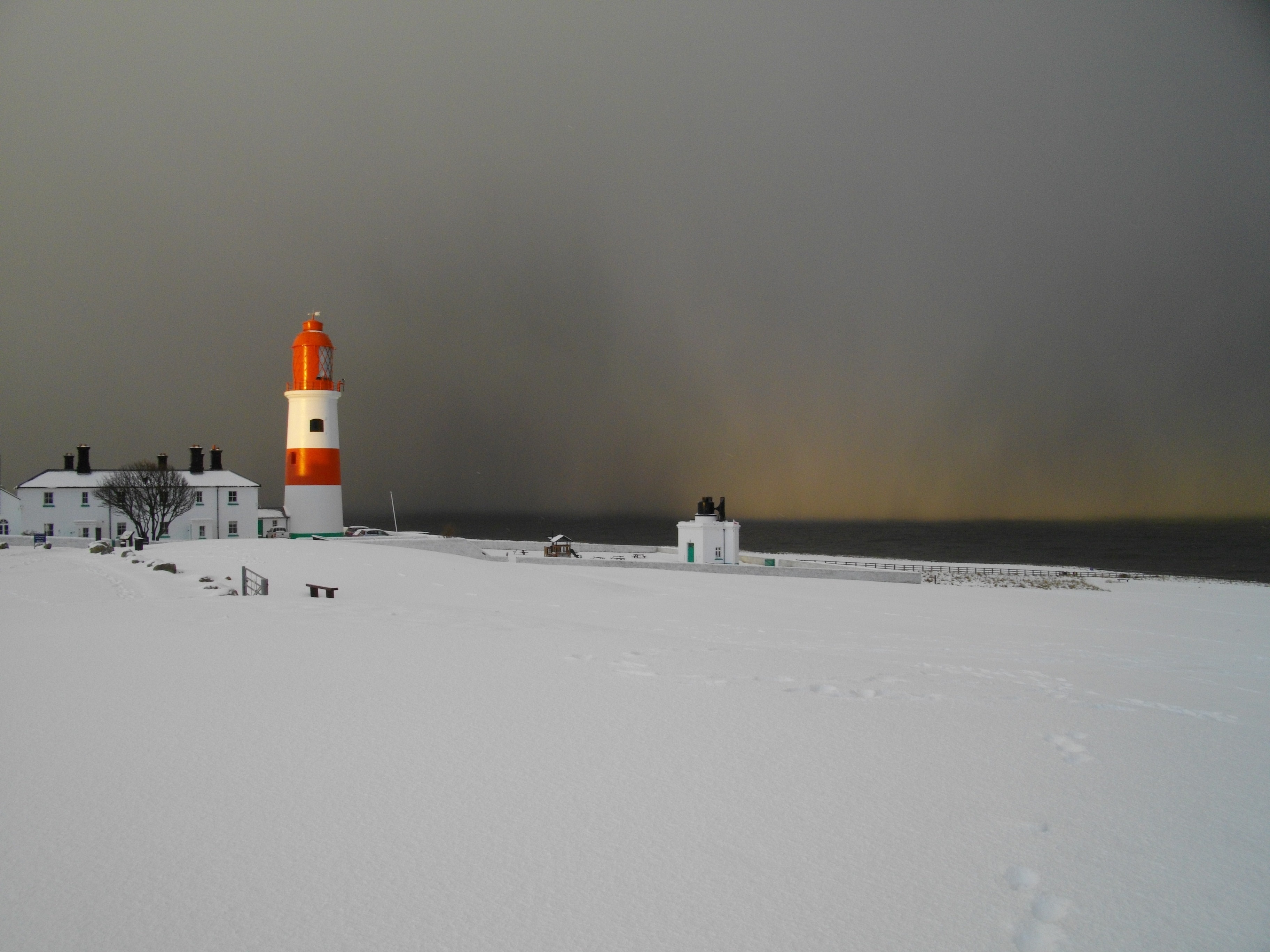 nature, cold, beacon, shoreline, building, cold temperature, no people, direction, field, safety, frozen, building exterior, security, south shields, orange, HD Wallpaper