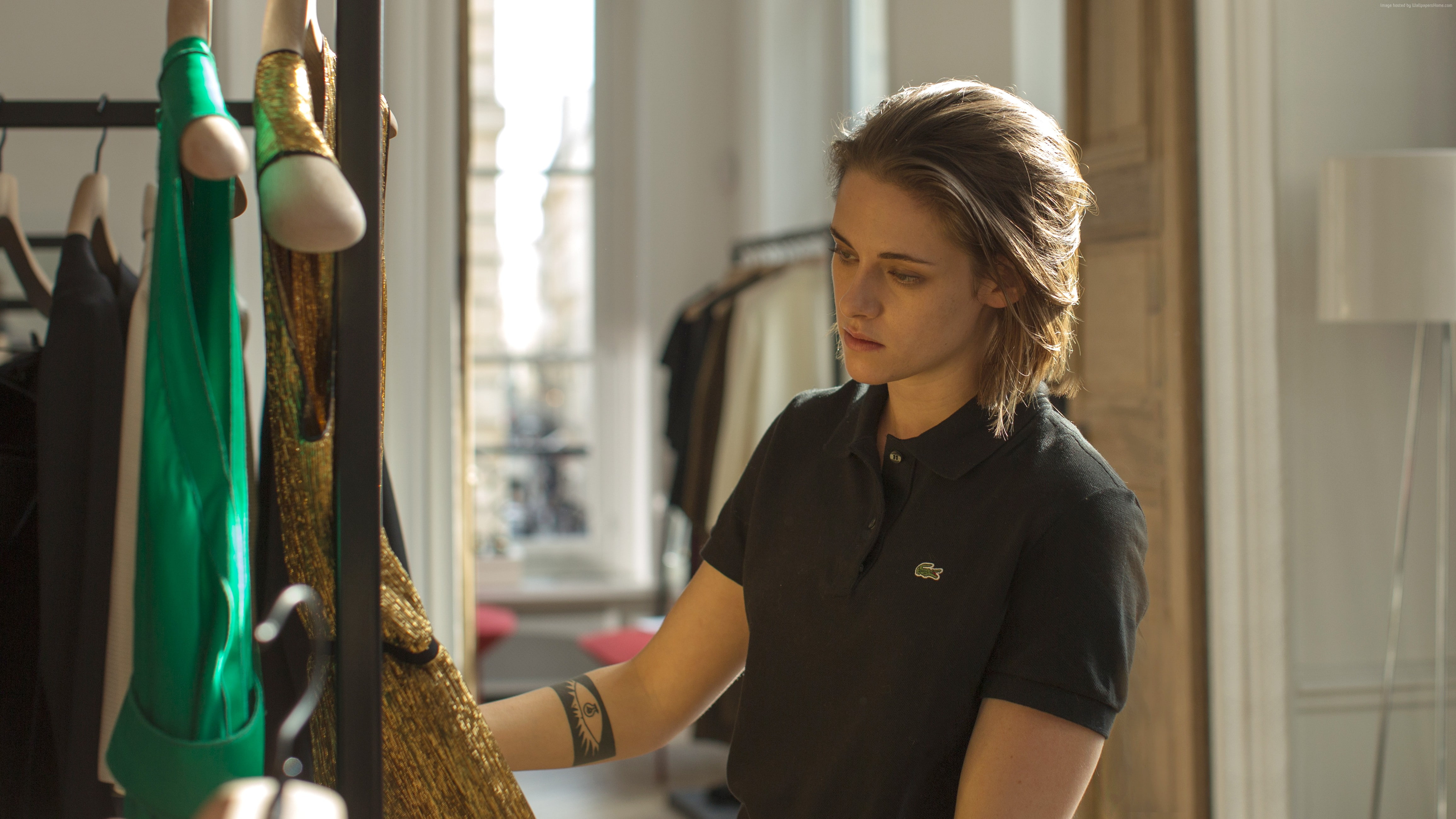 focus on foreground, occupation, hairstyle, women, waist up, looking, concentration, beauty, 4K, casual clothing, adult, beautiful woman, best movies, HD Wallpaper
