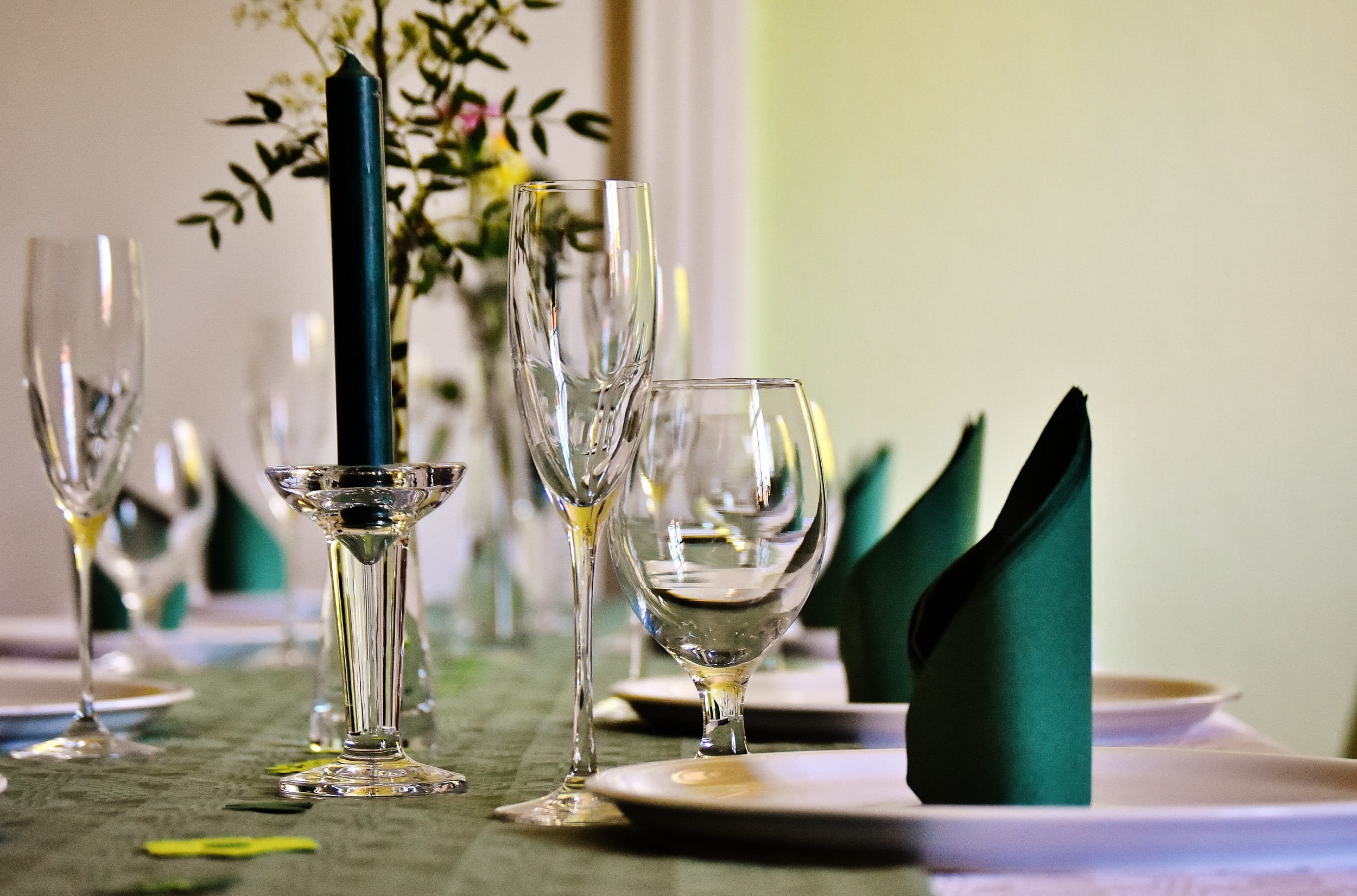 board, table Knife, festival, bottle, alcohol, tableware, still life, arranging, restaurant, party, 1080P, dinner, drinking Glass, table decoration, refreshment, HD Wallpaper