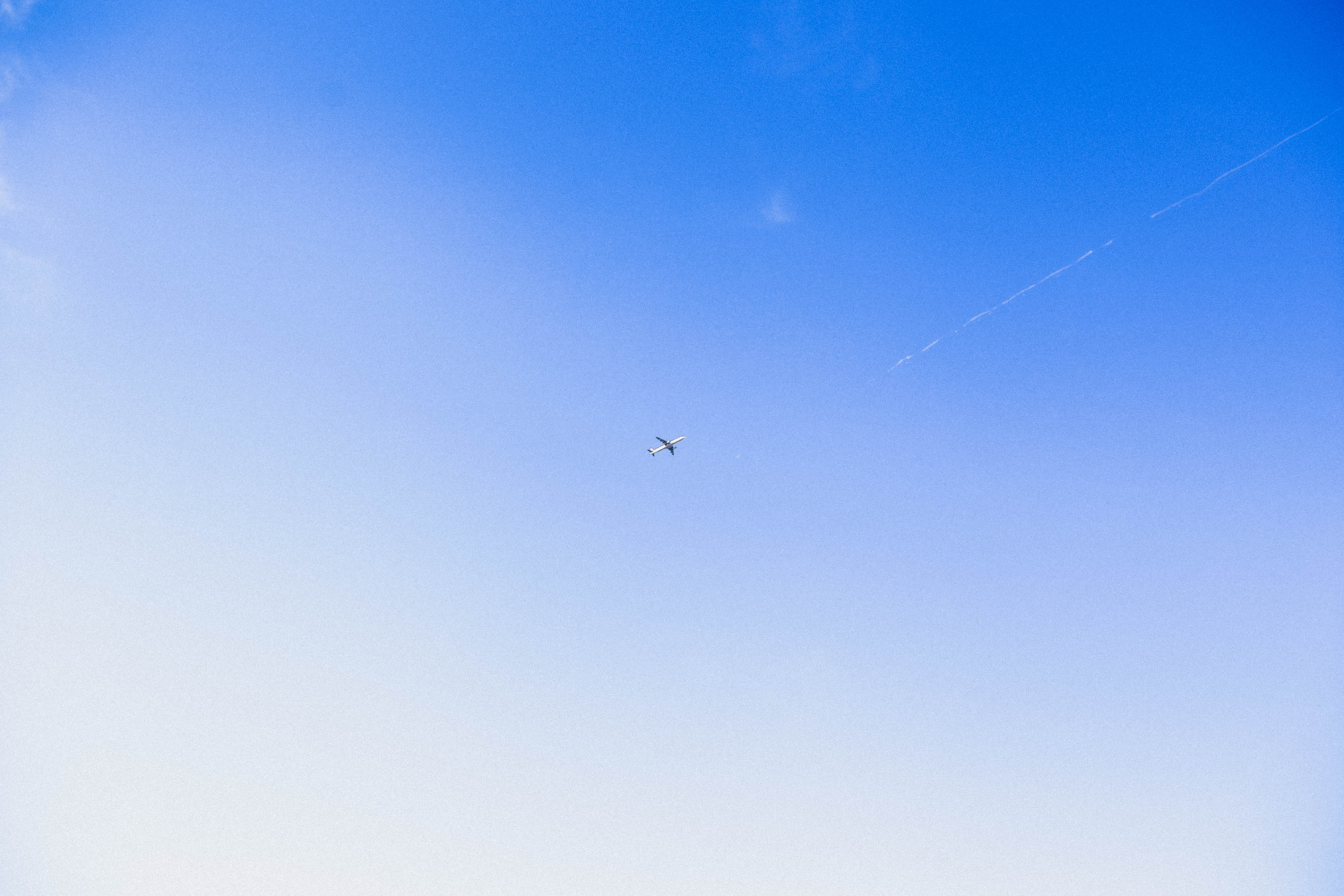 architexture, plane, copy space, beauty in nature, geometry, minimal, clear sky, wien, sunny, perspective, mode of transportation, airplane, flying, nature, HD Wallpaper