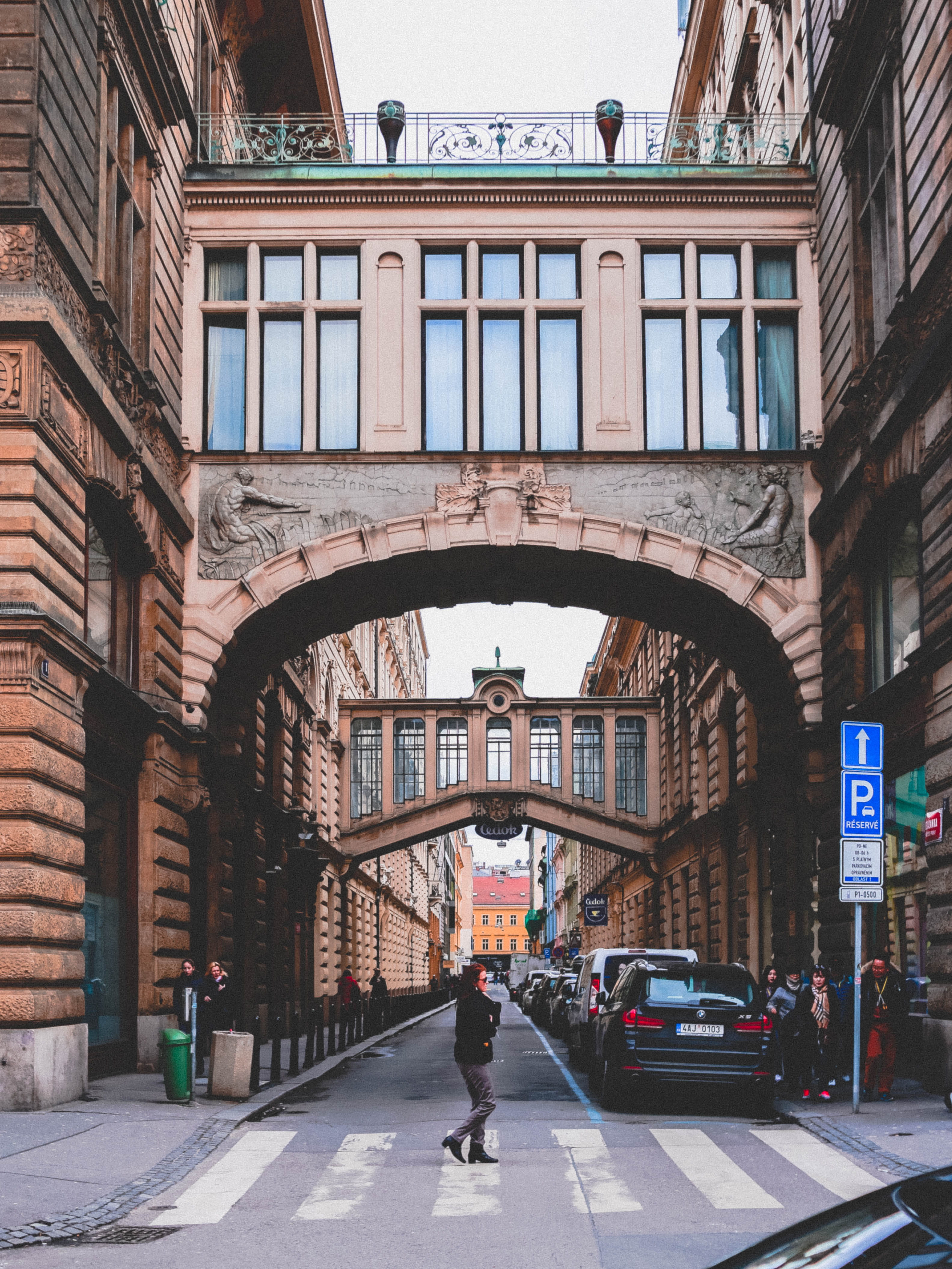 building exterior, leisure activity, full length, minimal, city, day, adult, outdoors, street, architexture, composition, architecture, abstract, town, Phone HD Wallpaper