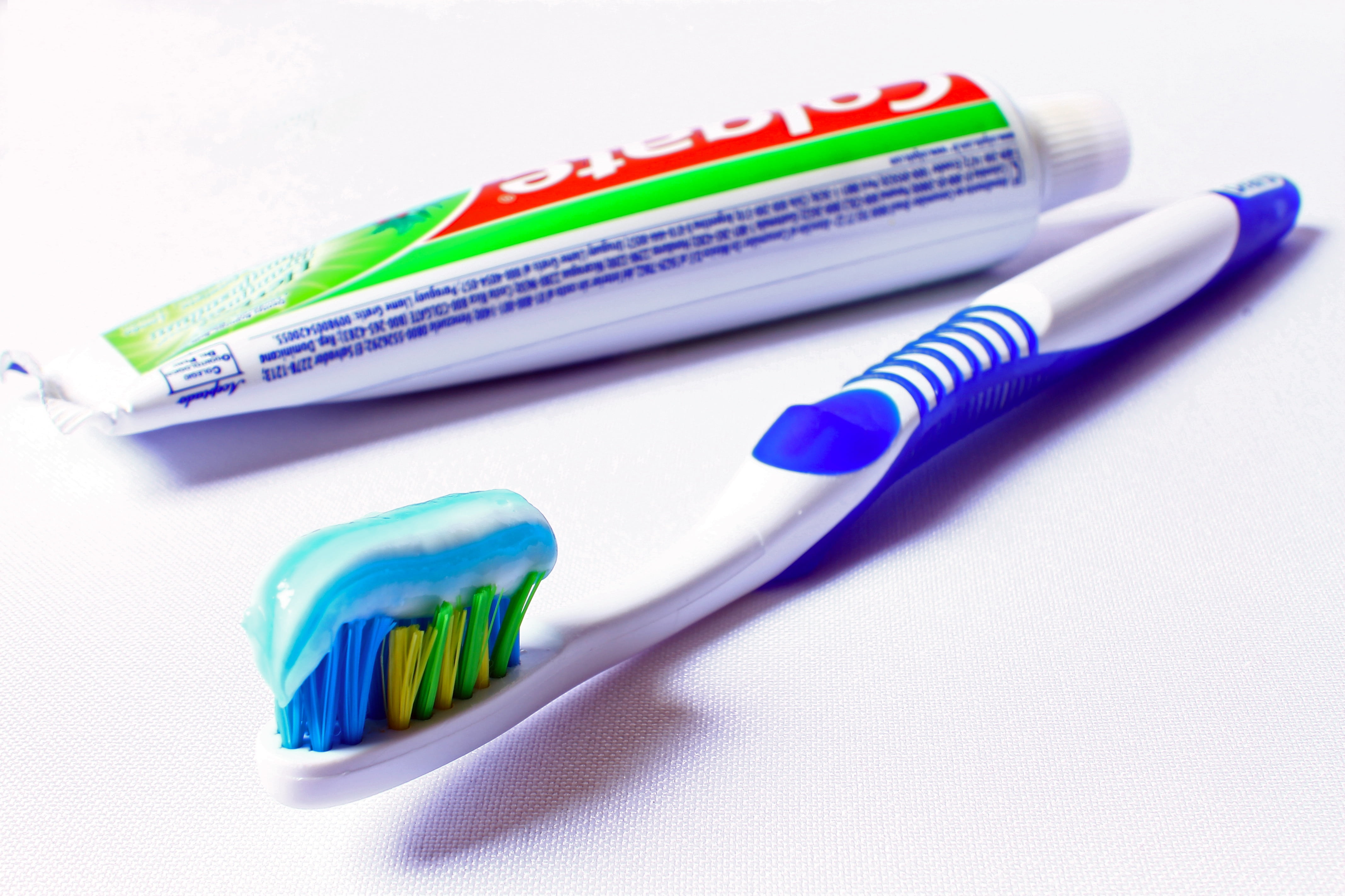 rubber, pen, hygiene, surface, white, blue, white background, choice, toothpaste, dental health, colagate, 4K, cable, variation, group of objects, personal hygiene, HD Wallpaper